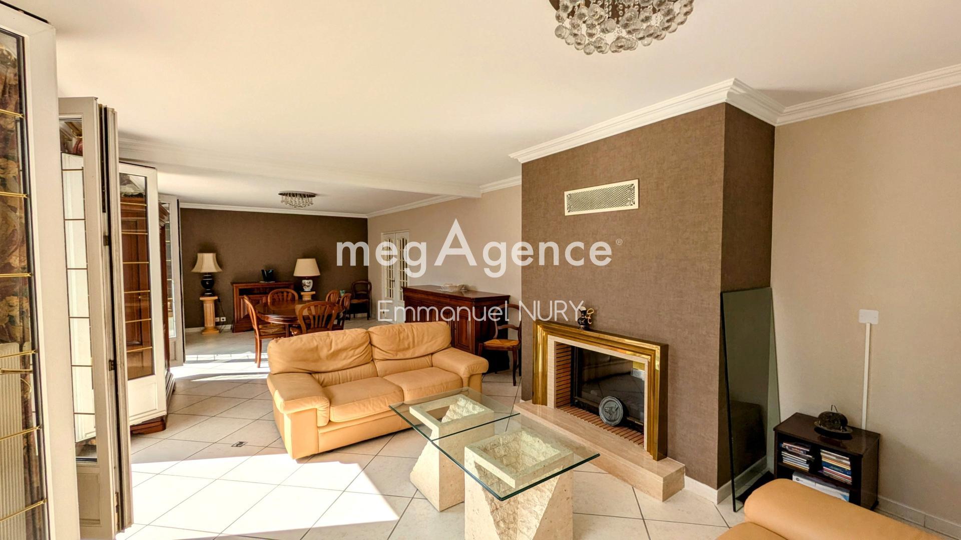 Miniature photo - 2 / 16