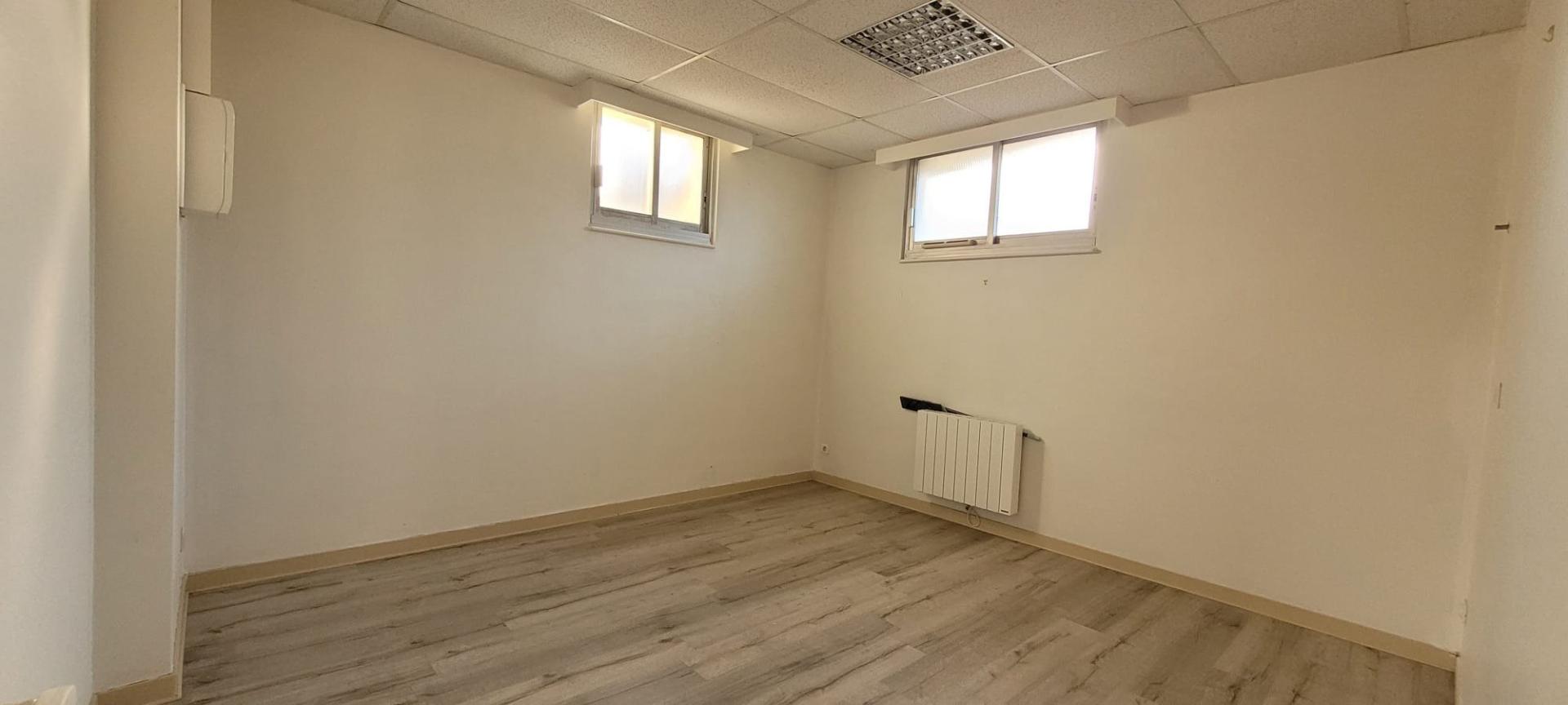 Miniature photo - 2 / 9