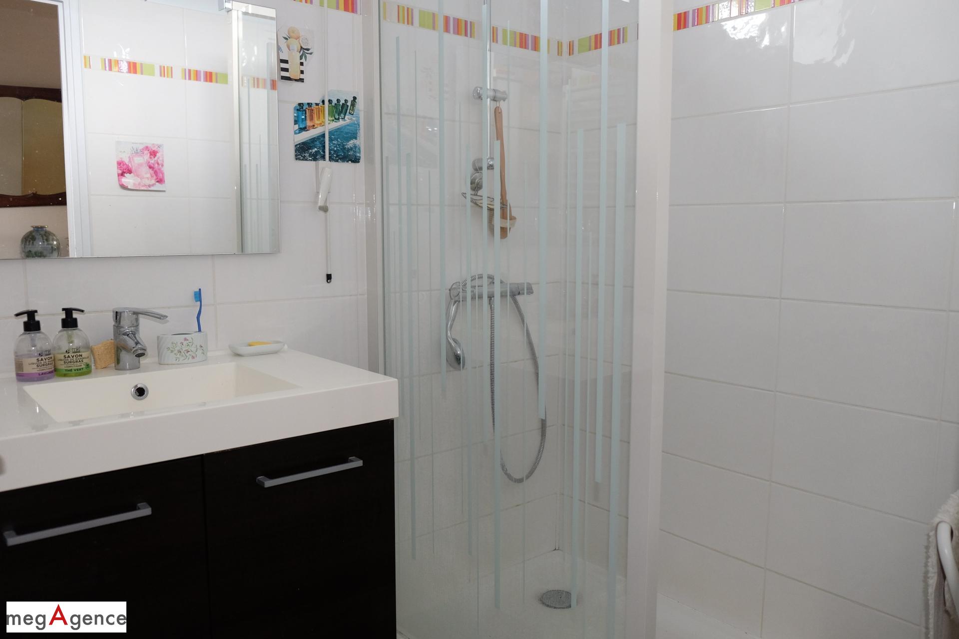 Miniature photo - 12 / 16