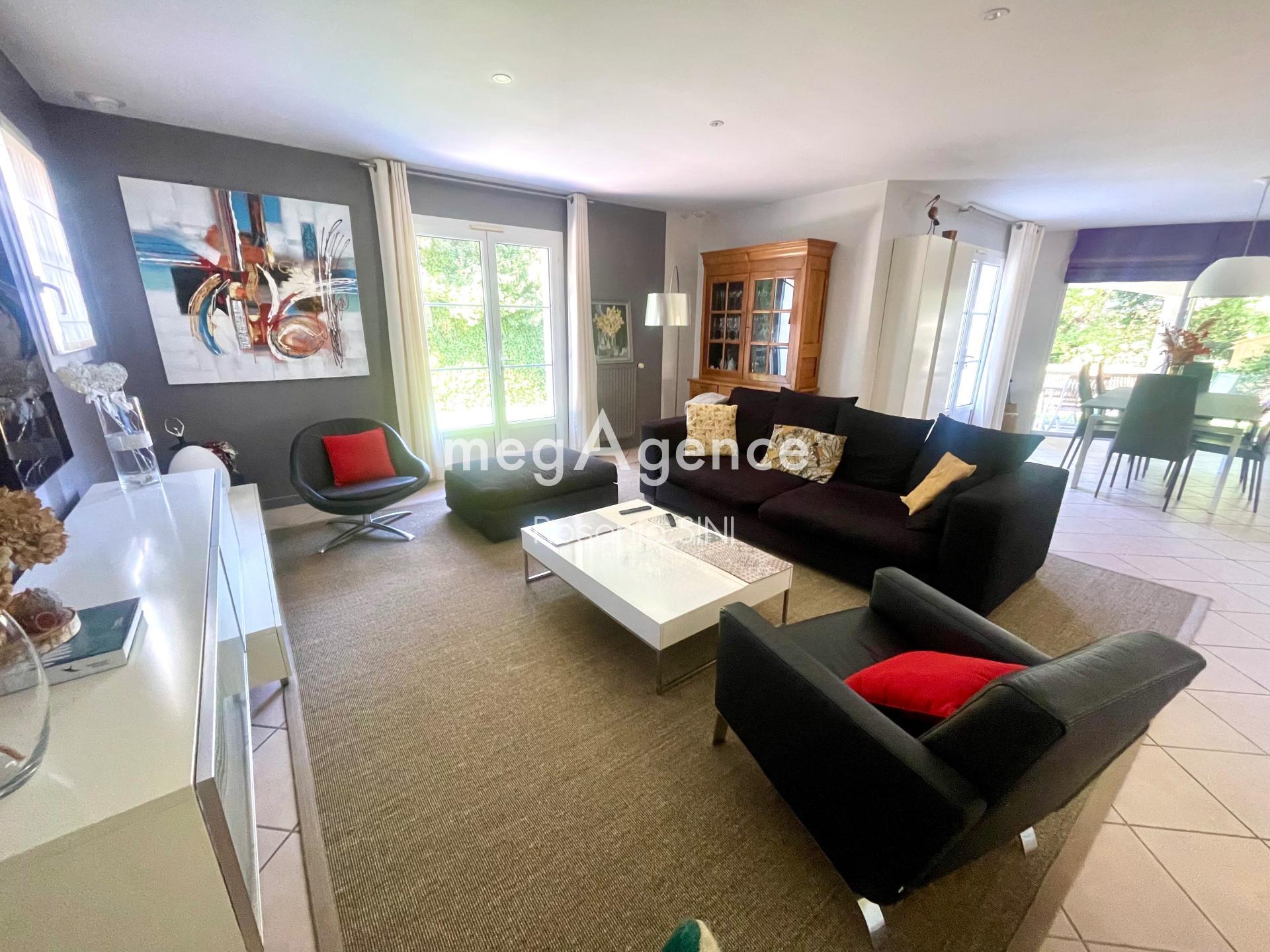 Miniature photo - 2 / 19