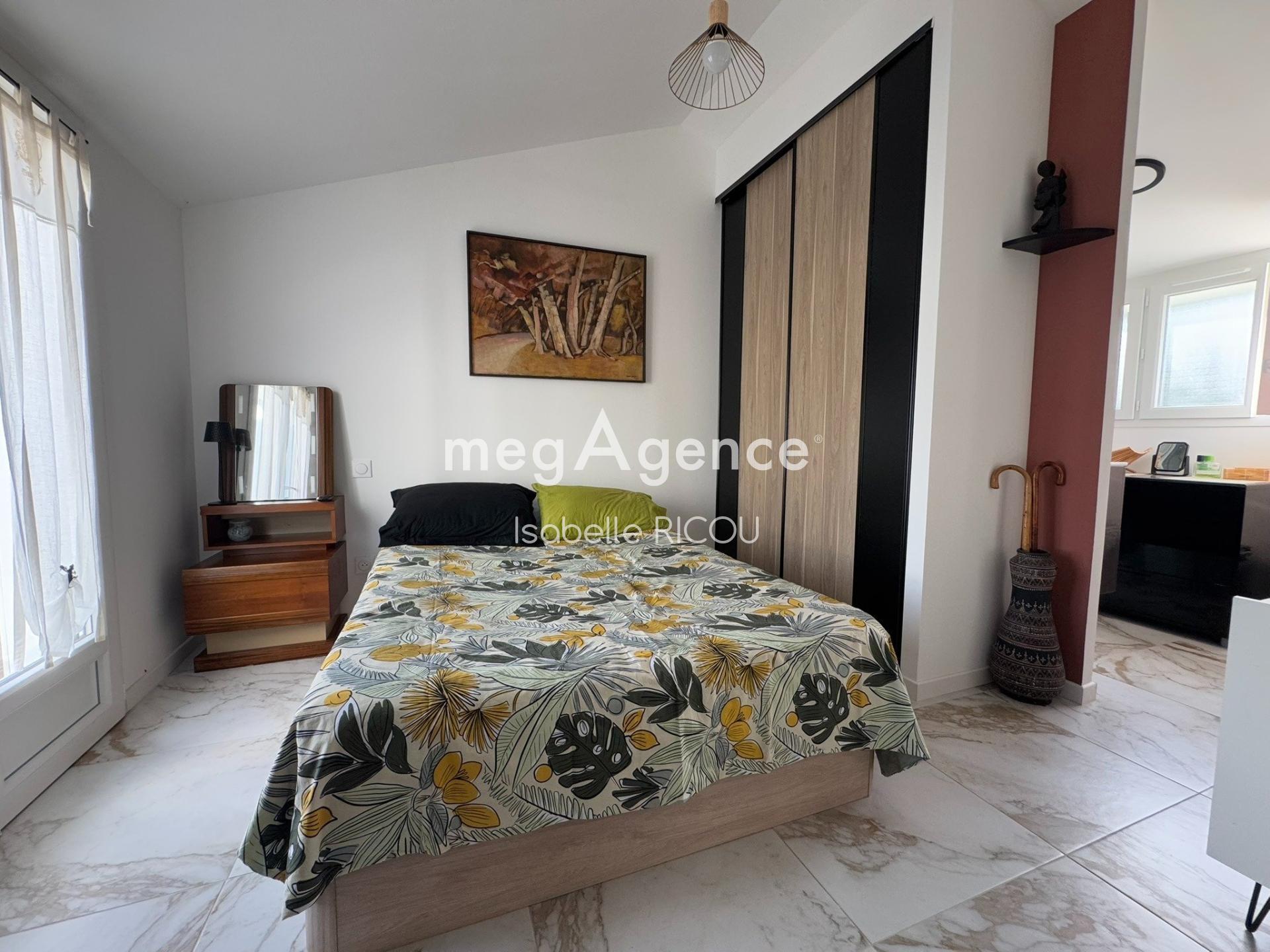 Miniature photo - 8 / 16