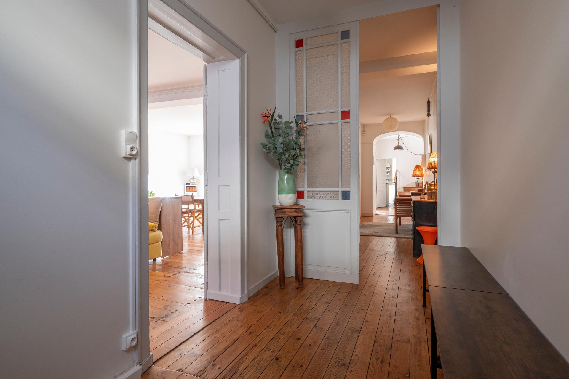 Miniature photo - 2 / 17