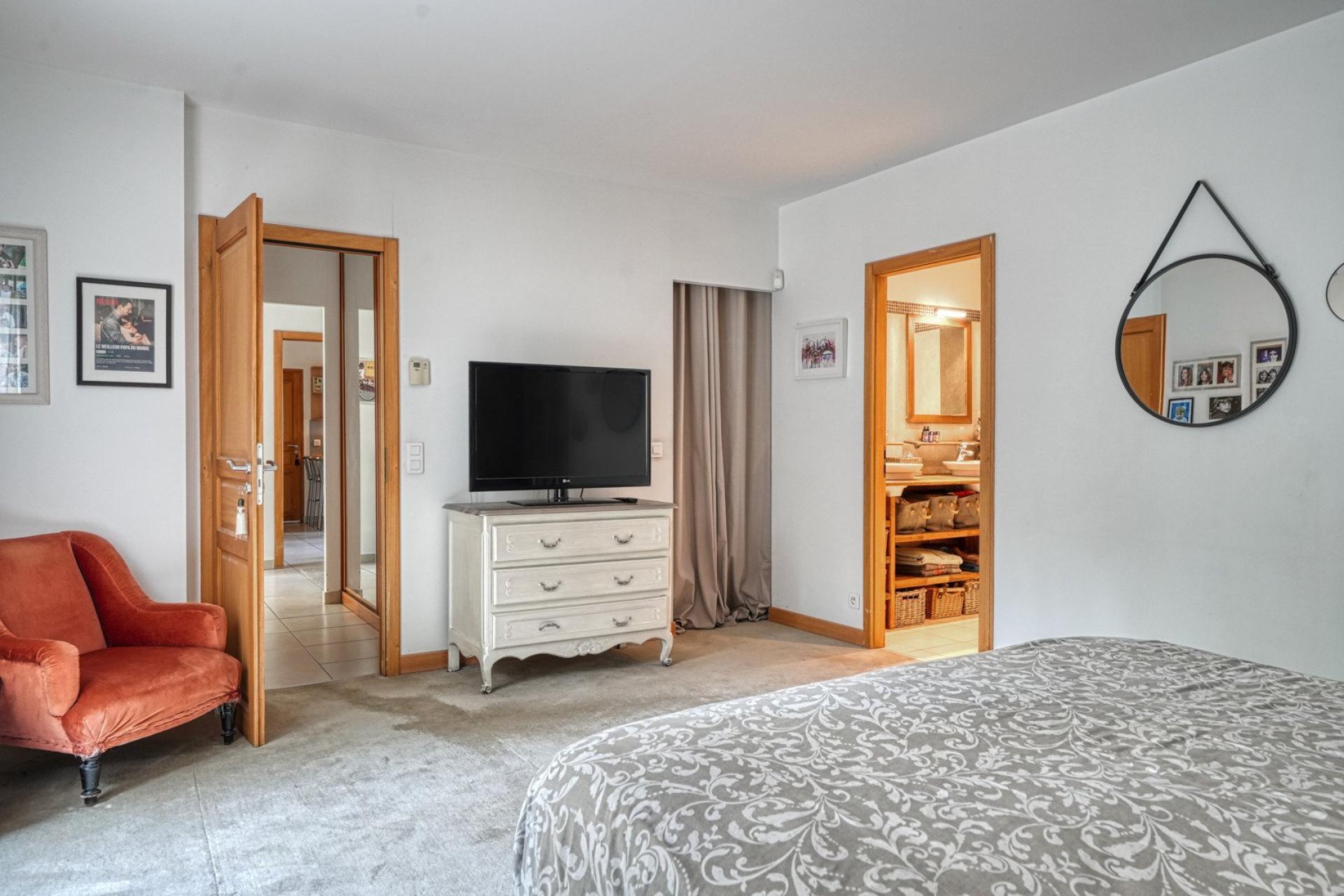 Miniature photo - 10 / 20