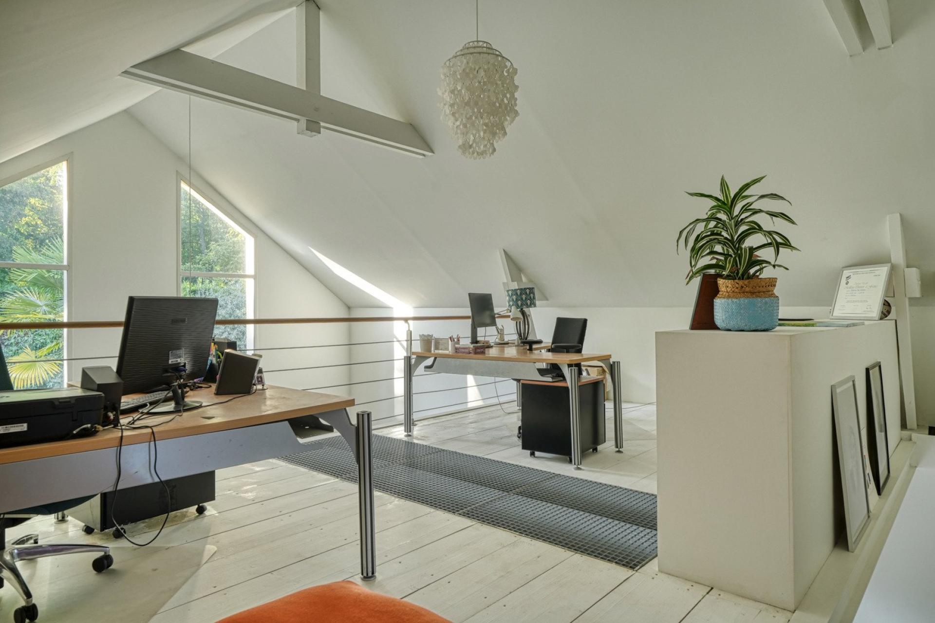 Miniature photo - 15 / 20