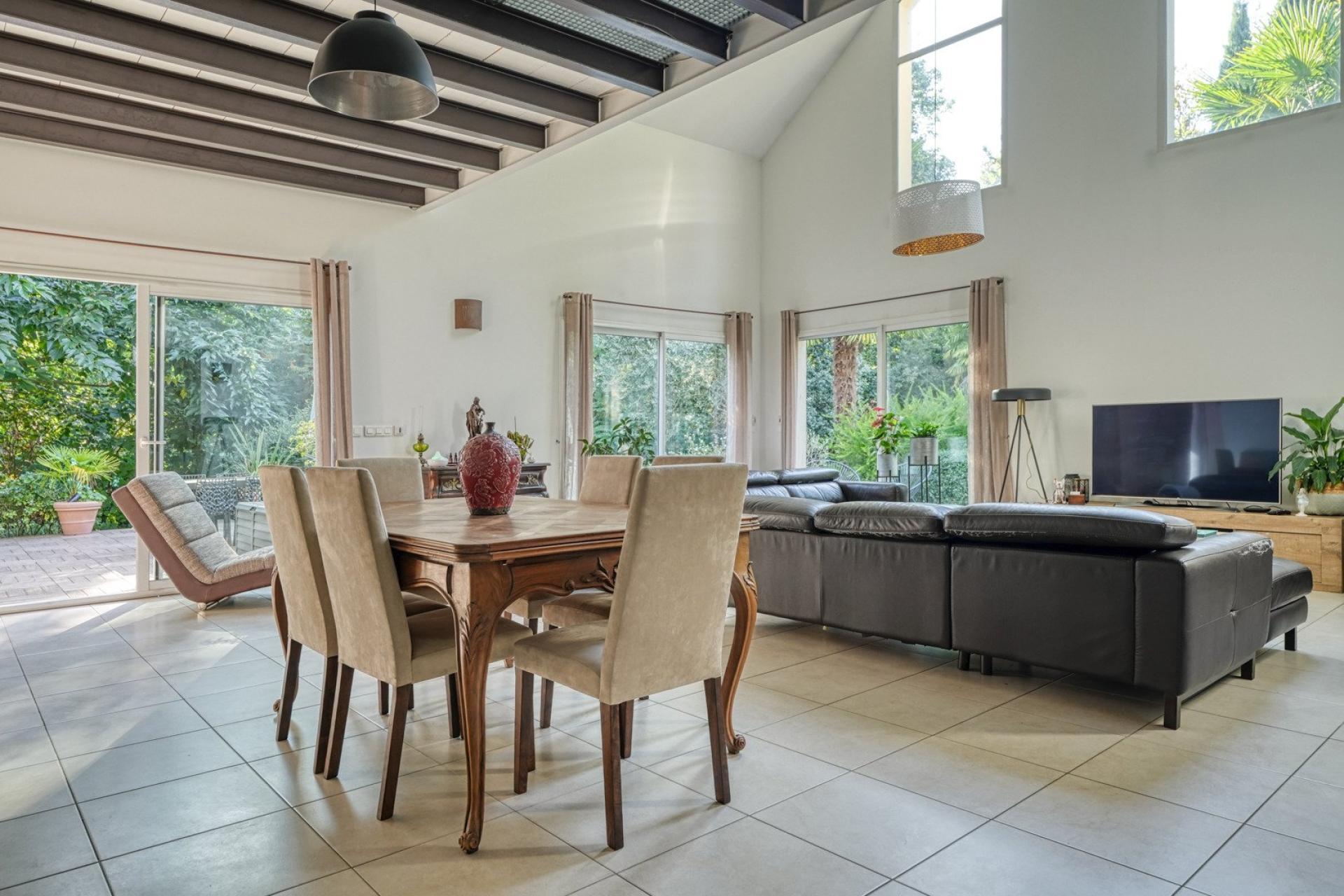 Miniature photo - 5 / 20