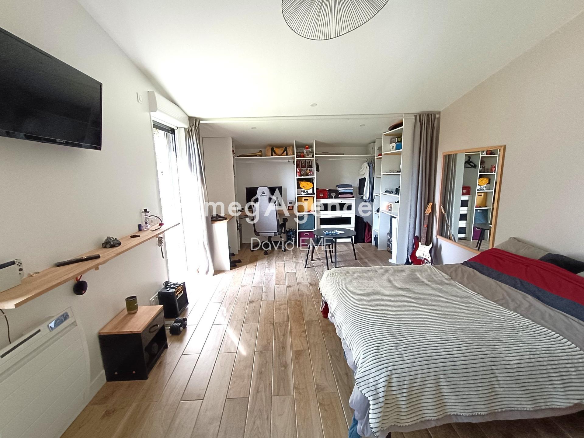 Miniature photo - 9 / 16