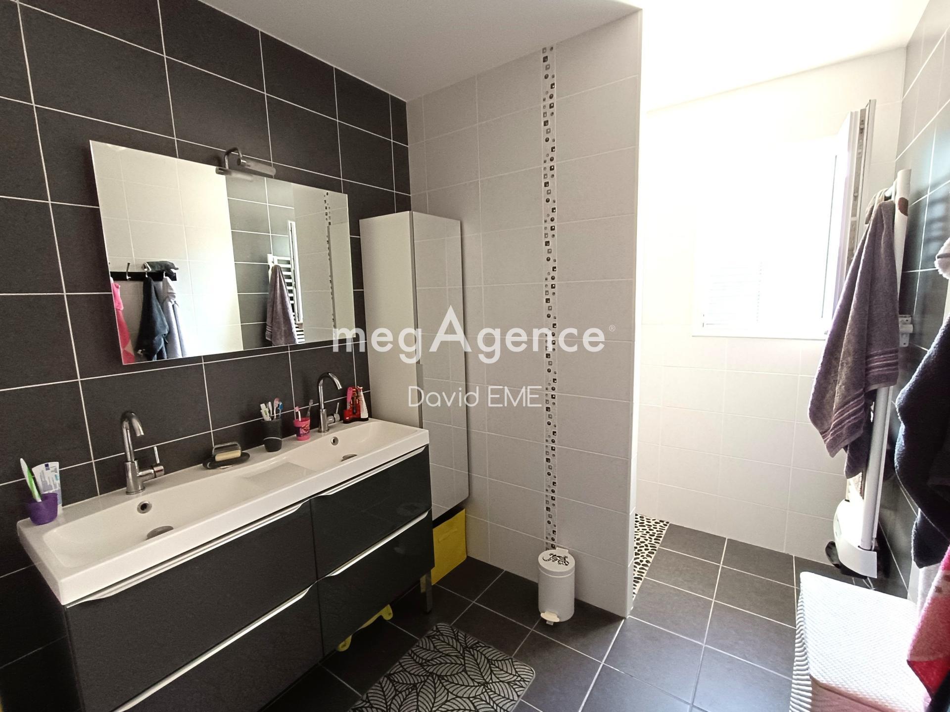 Miniature photo - 12 / 16