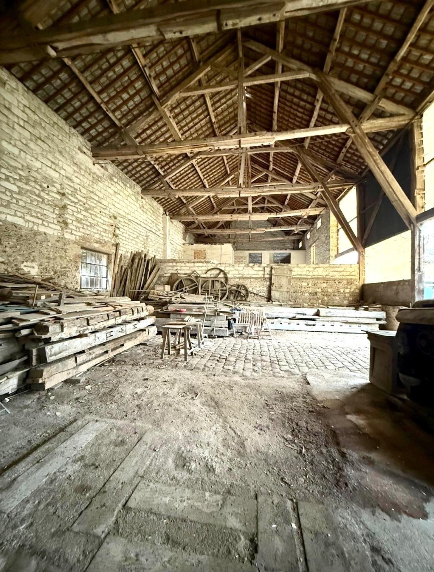 Miniature photo - 2 / 20