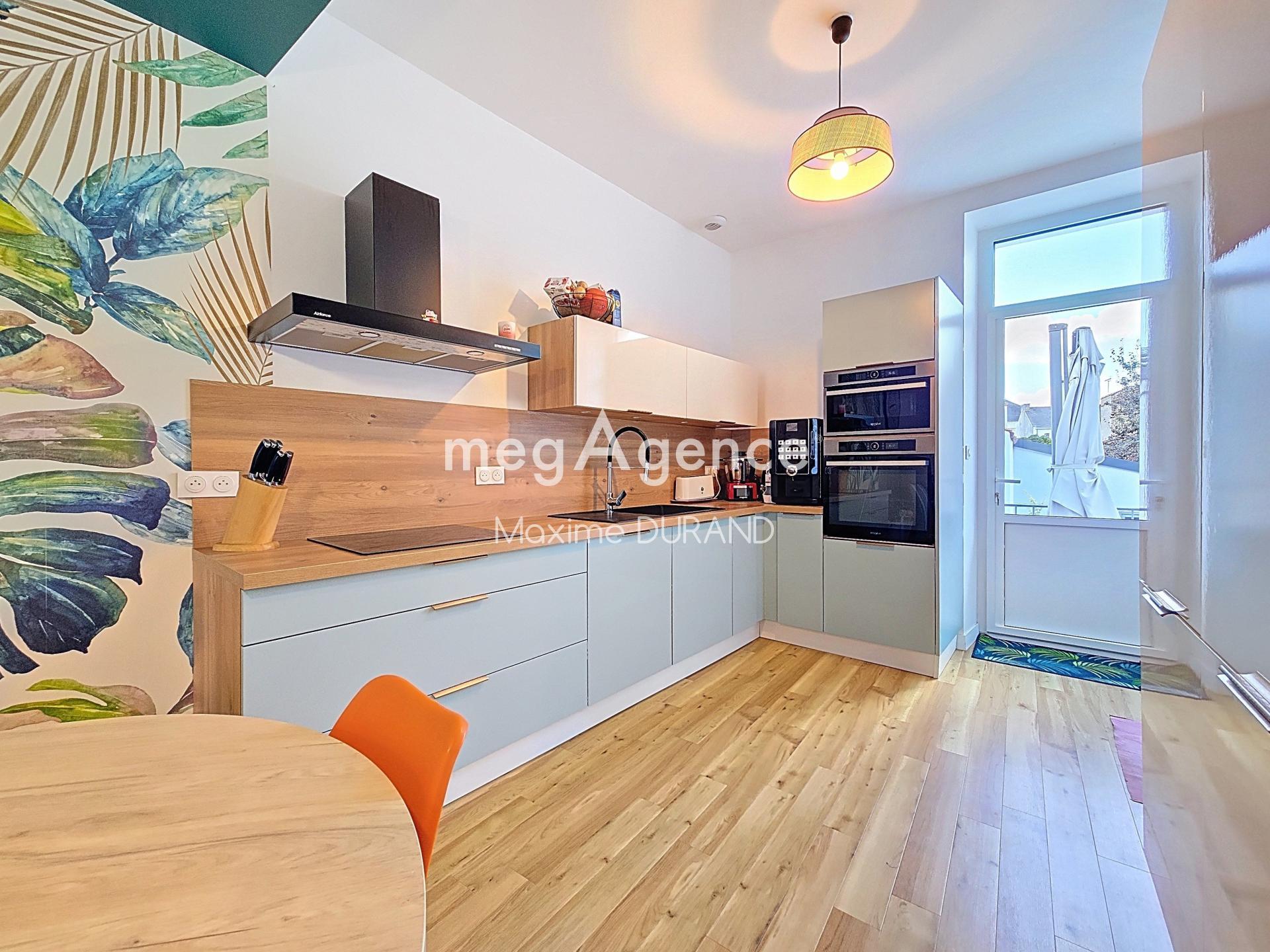 Miniature photo - 2 / 14