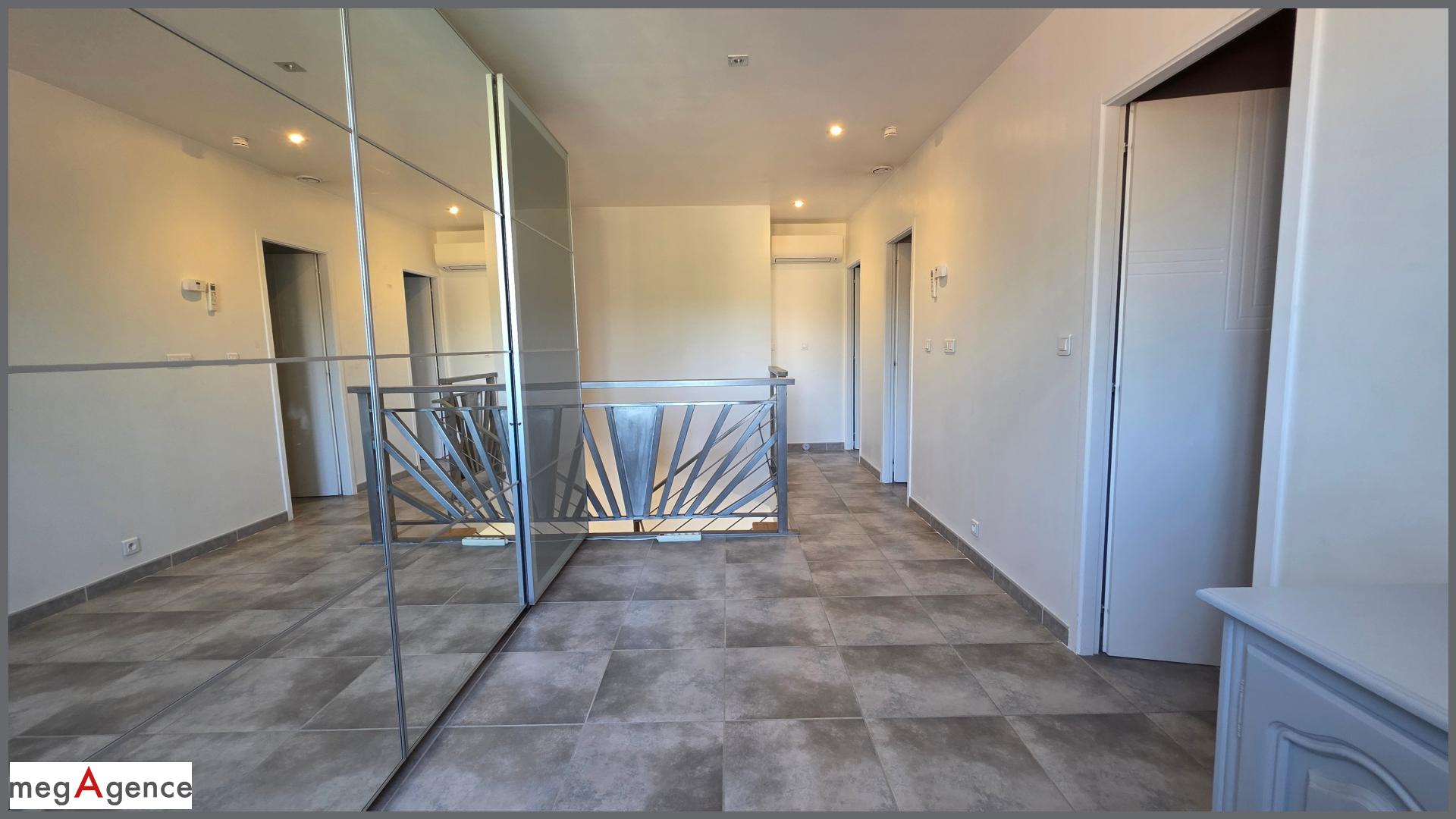 Miniature photo - 3 / 17