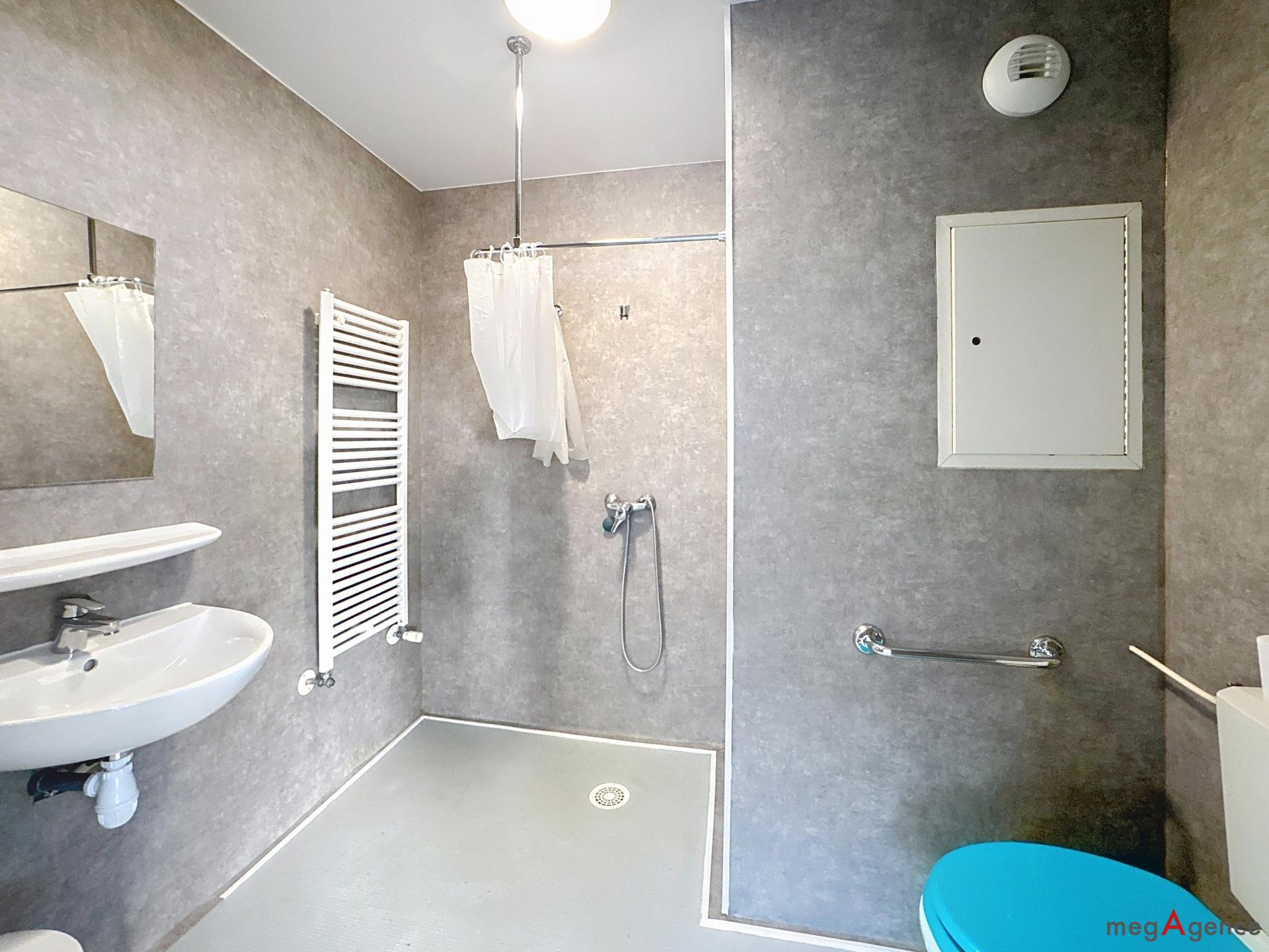 Miniature photo - 6 / 10