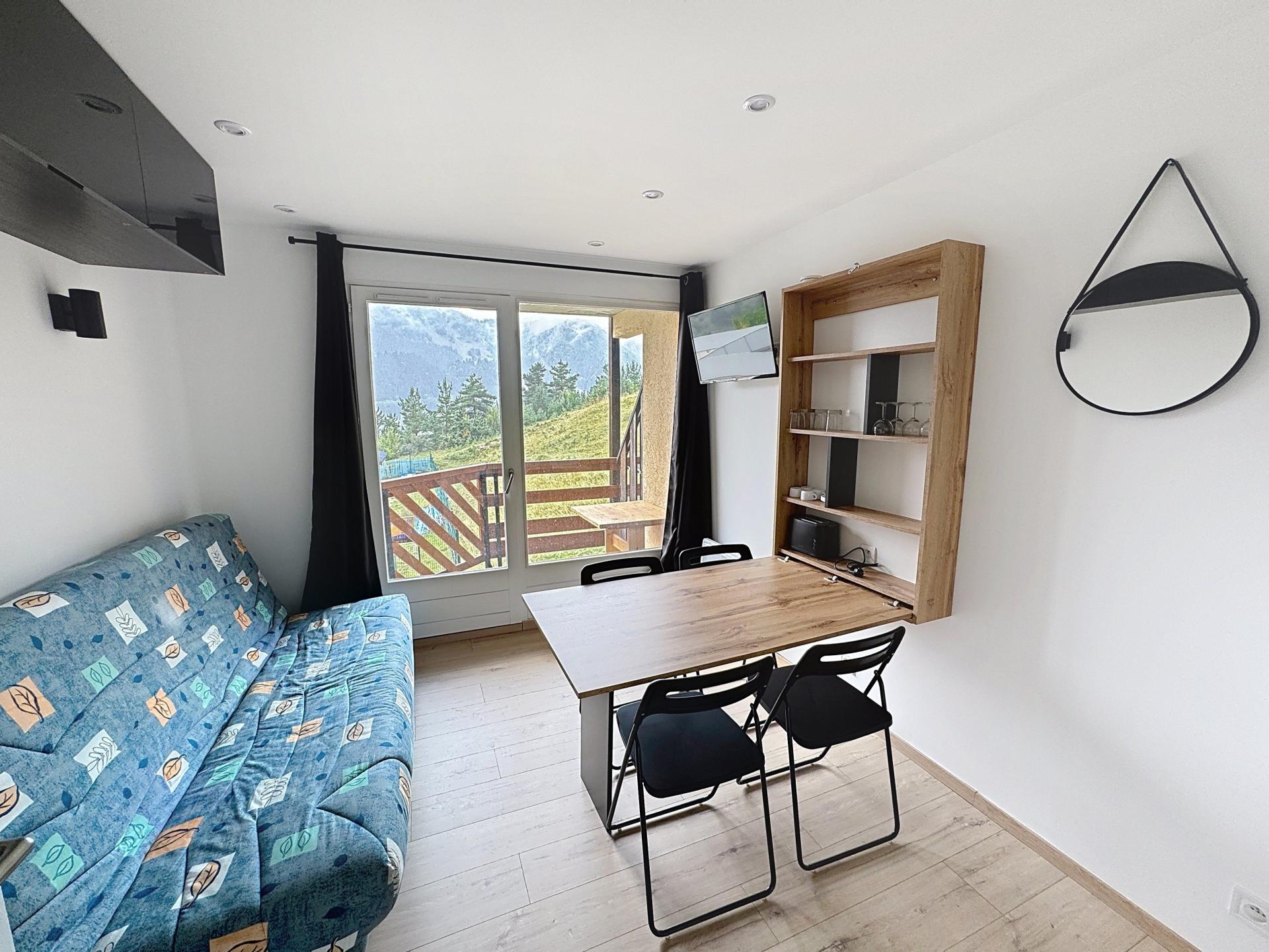 Miniature photo - 3 / 8