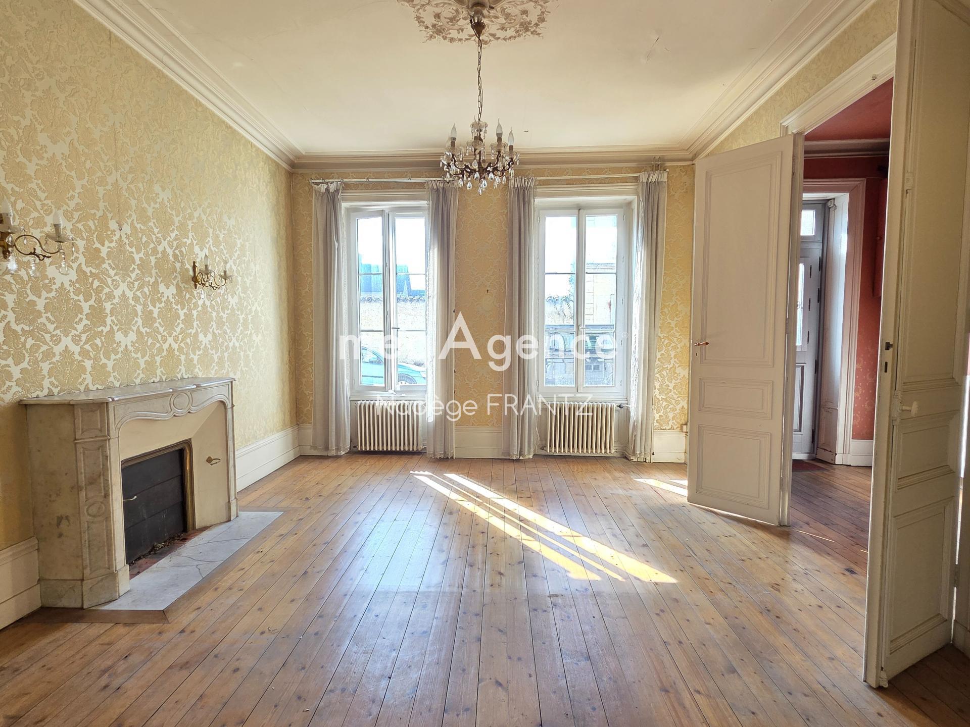 Miniature photo - 2 / 19