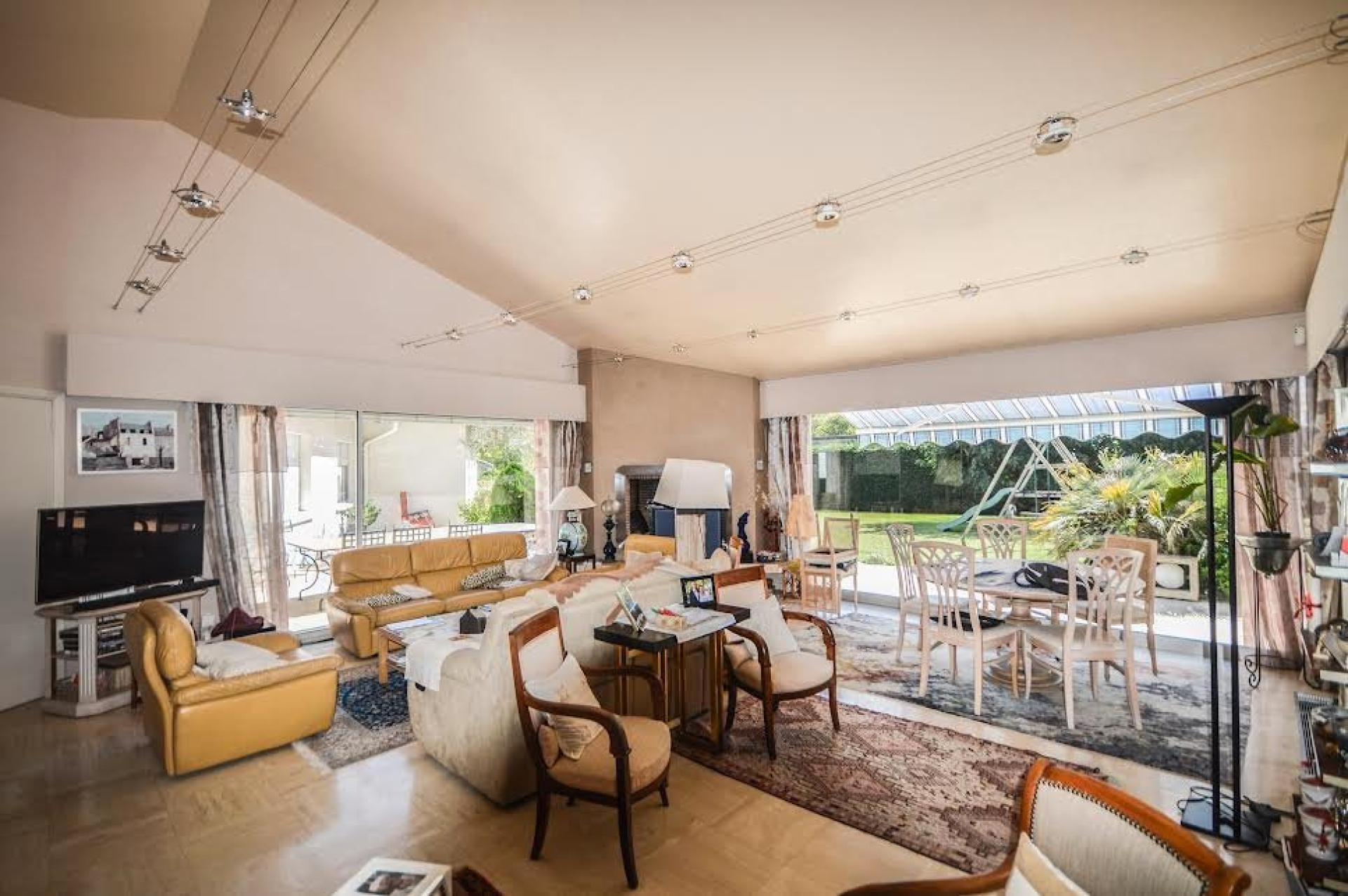 Miniature photo - 12 / 20