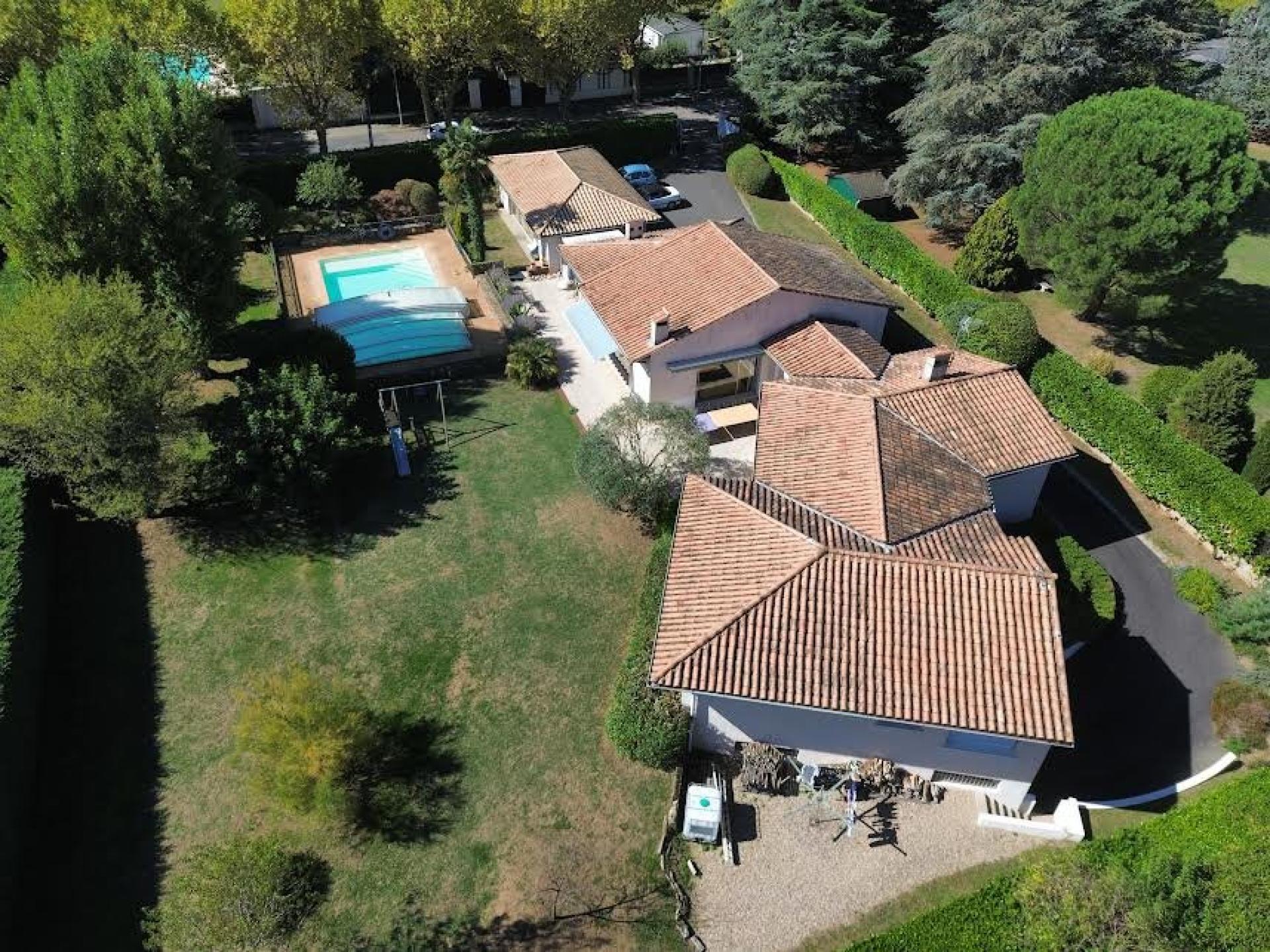 Miniature photo - 2 / 20