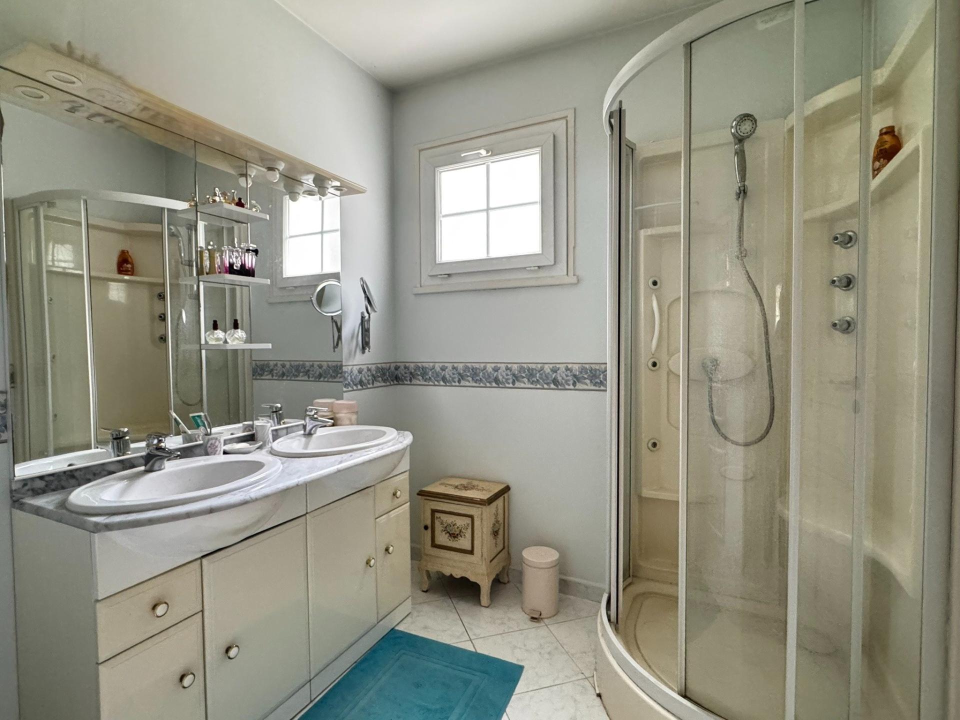 Miniature photo - 8 / 10