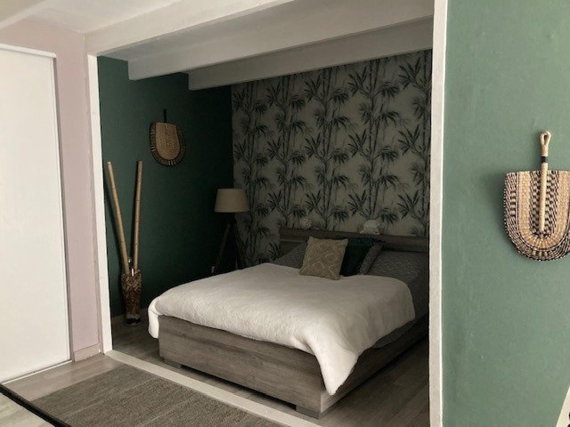 Miniature photo - 8 / 10