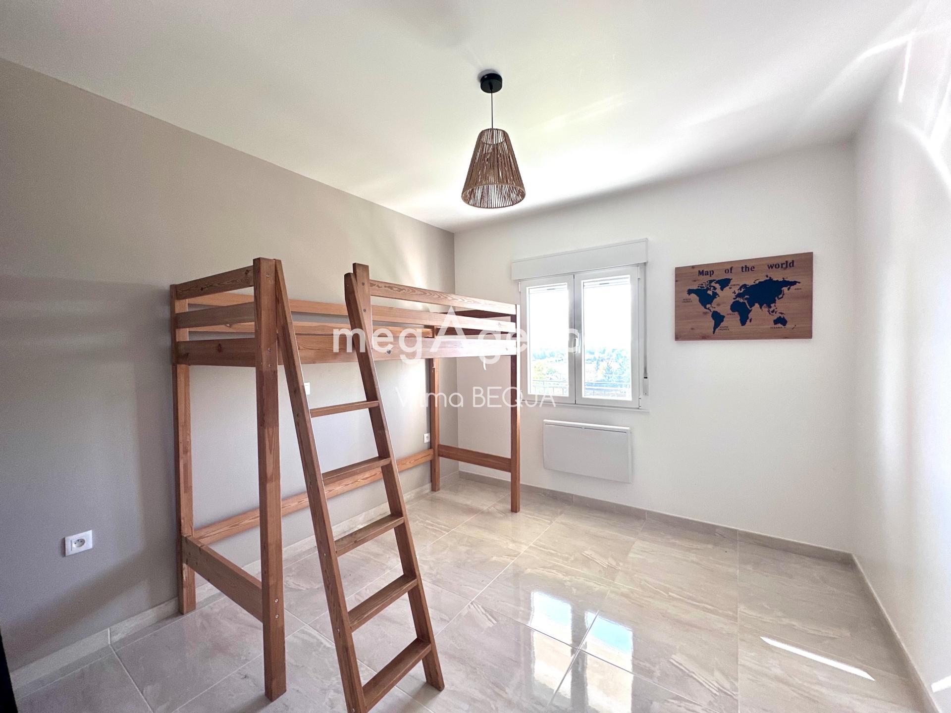 Miniature photo - 12 / 20