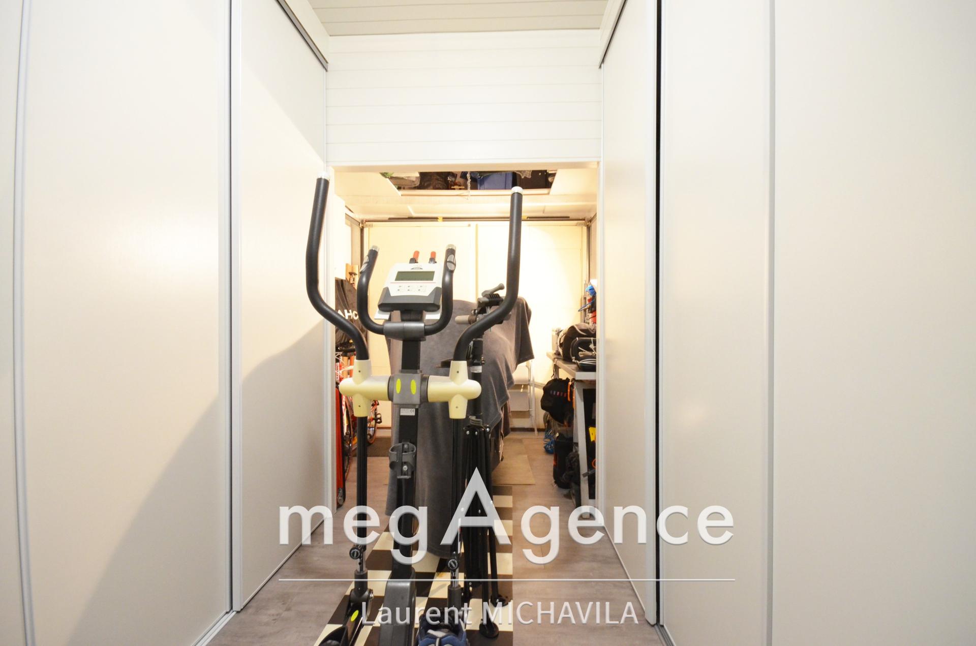 Miniature photo - 12 / 16