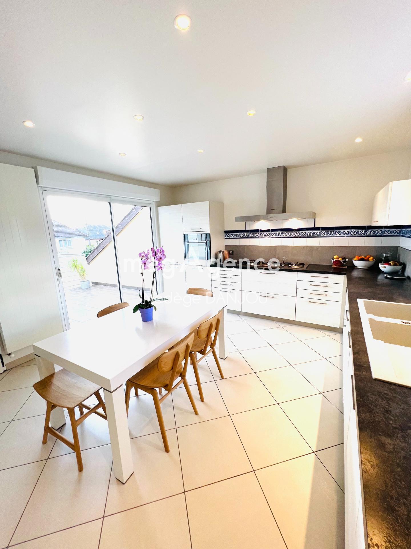 Miniature photo - 2 / 8