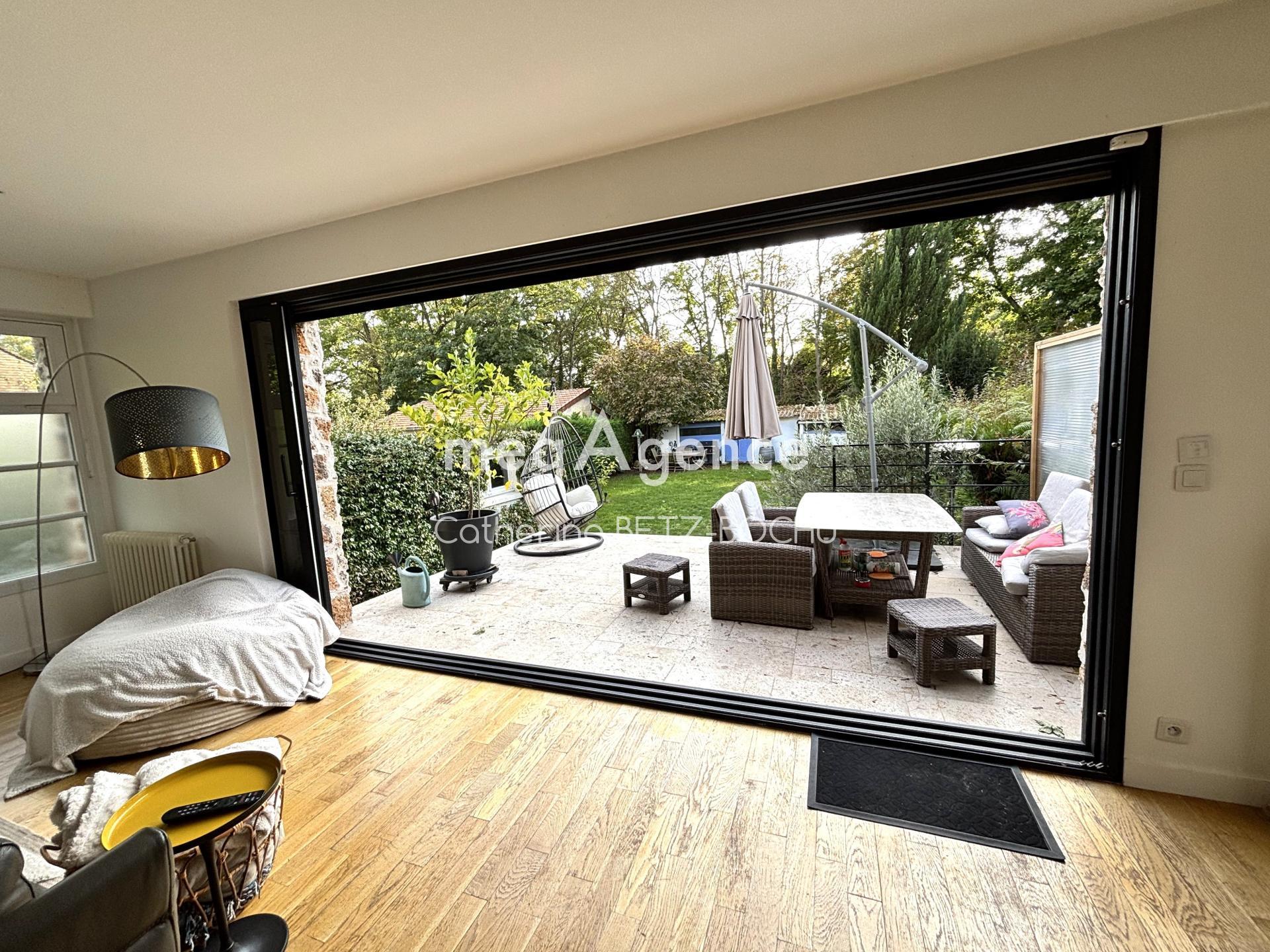 Miniature photo - 2 / 18