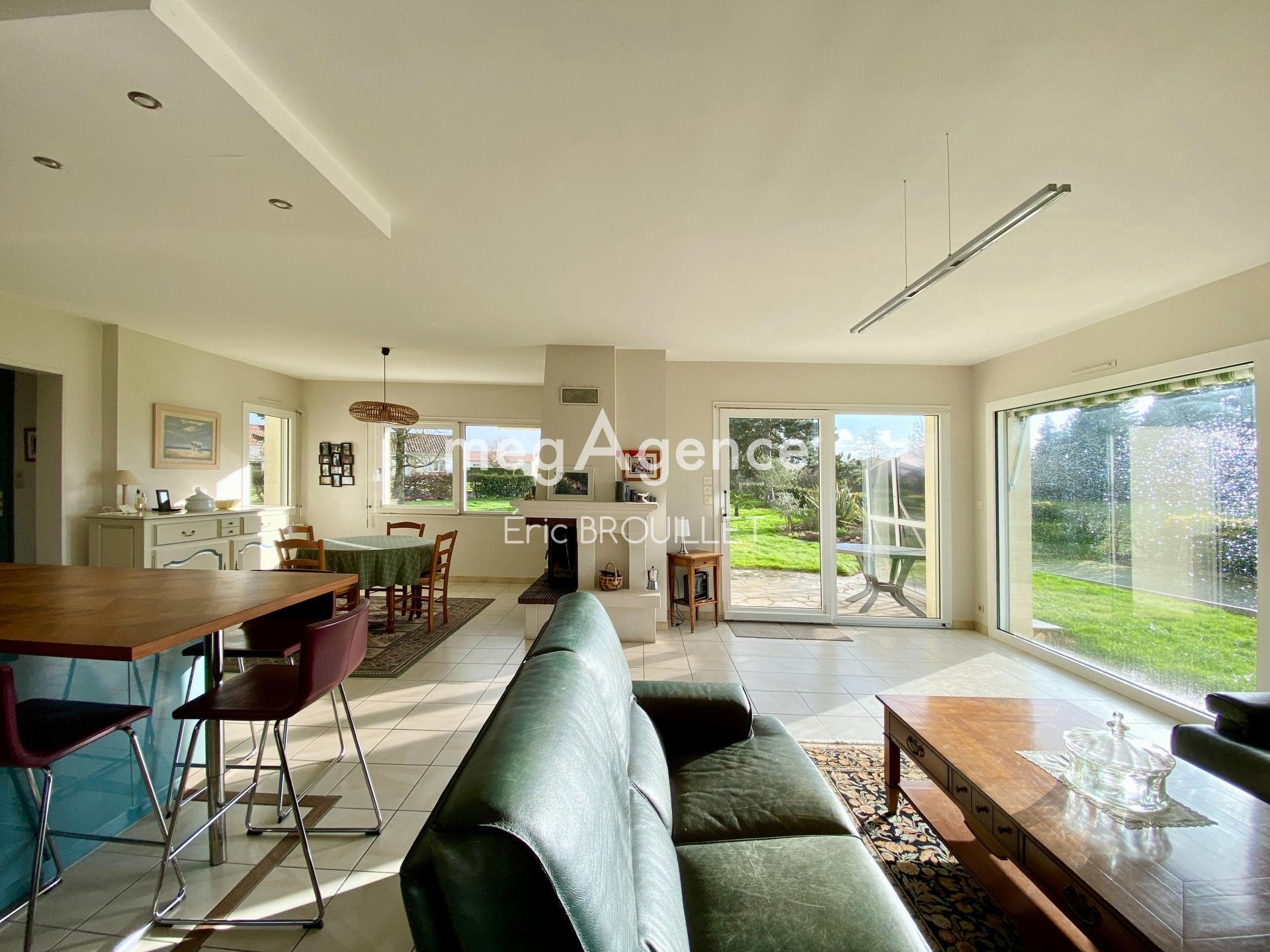 Miniature photo - 2 / 13