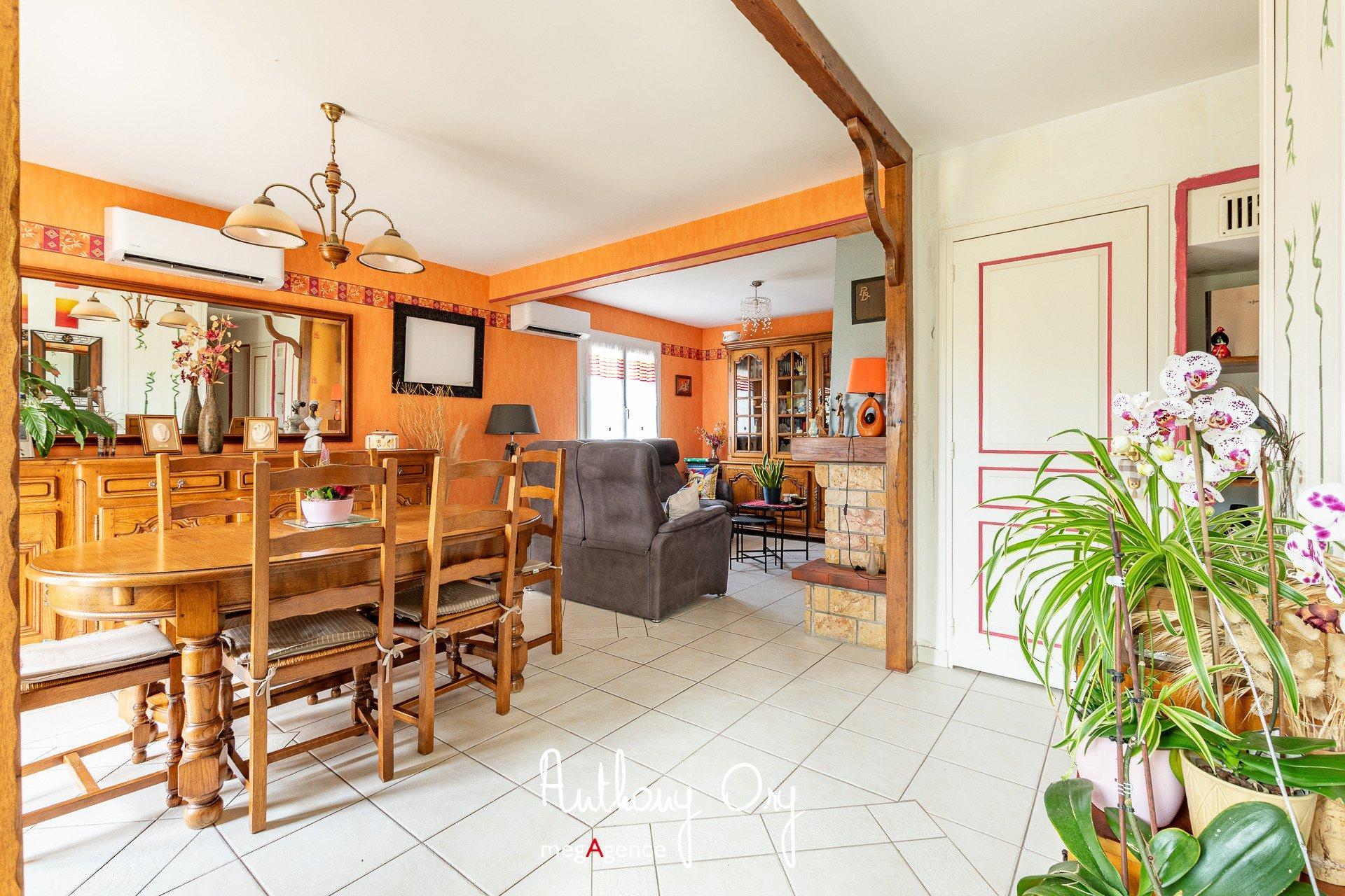 Miniature photo - 2 / 17