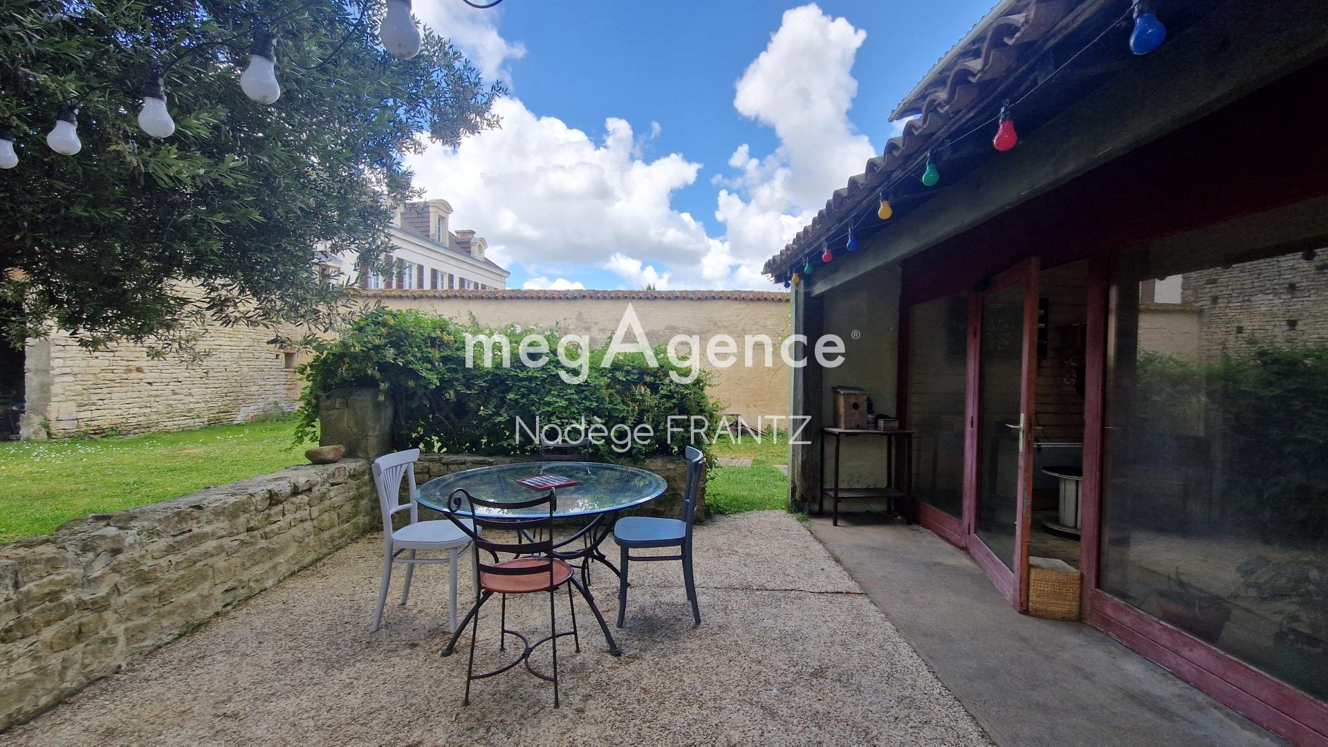 Miniature photo - 2 / 18