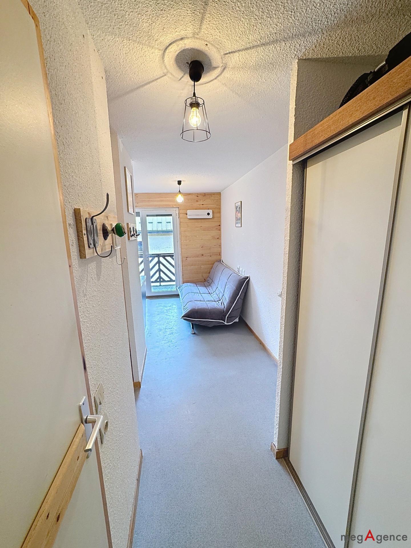 Miniature photo - 6 / 10