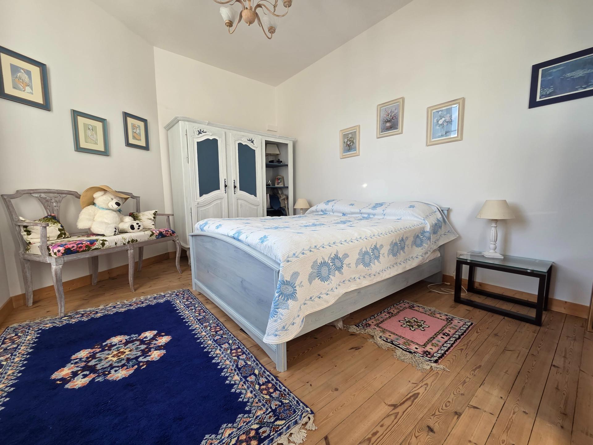 Miniature photo - 8 / 16