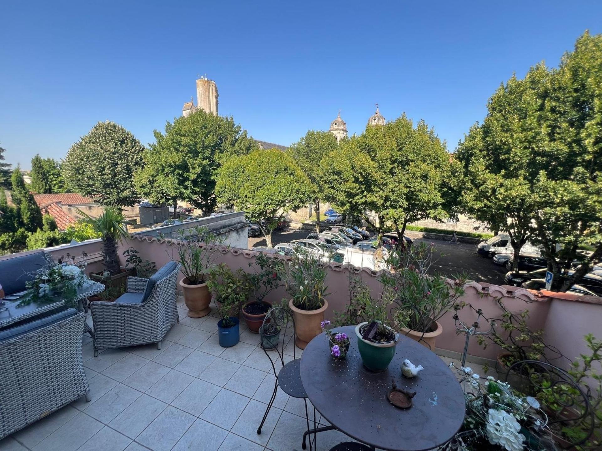 Miniature photo - 2 / 13