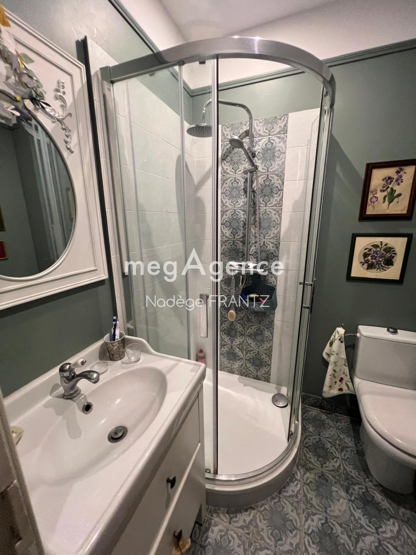 Miniature photo - 8 / 16