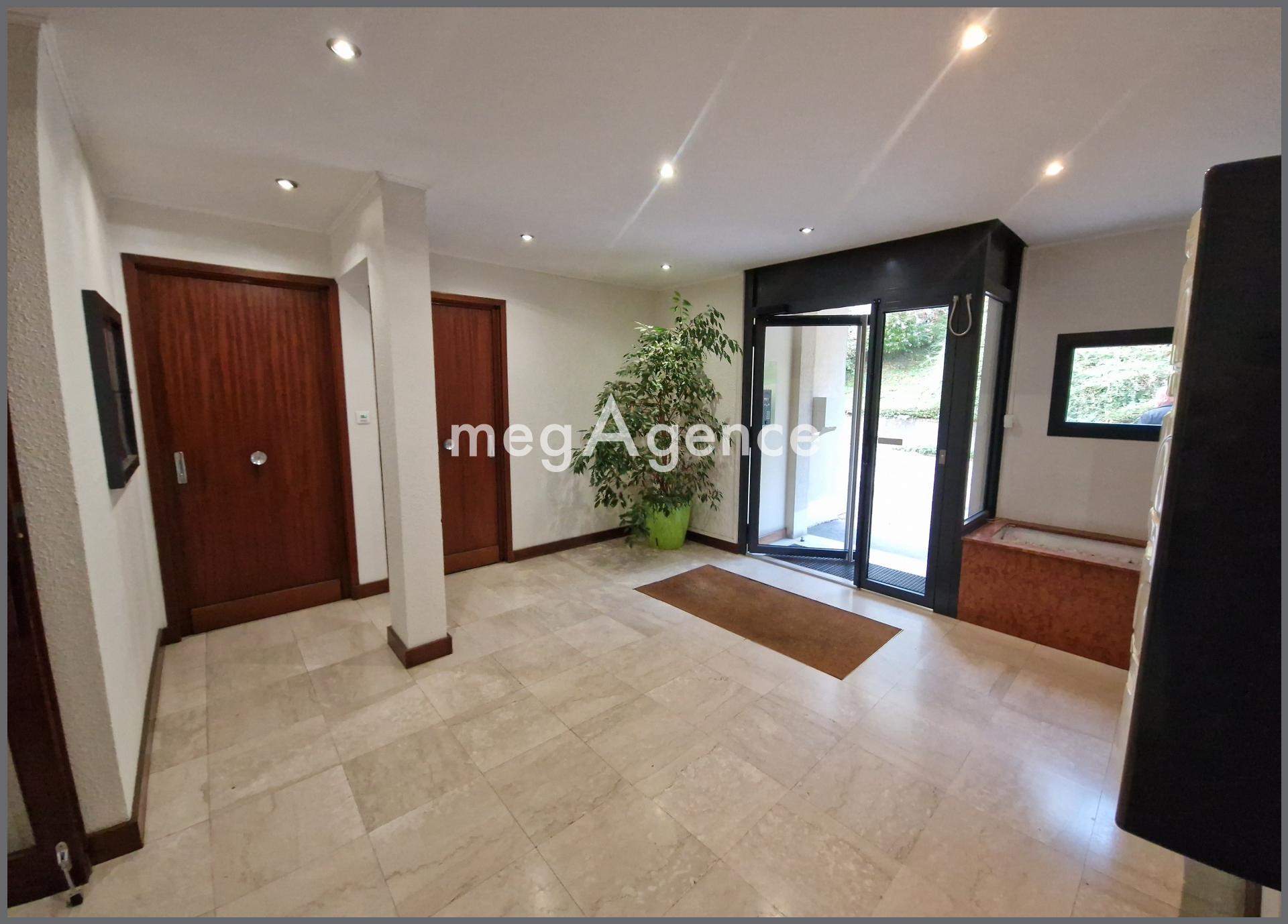 Miniature photo - 2 / 14