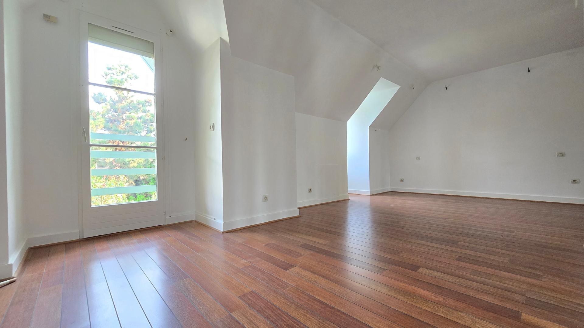 Miniature photo - 15 / 16