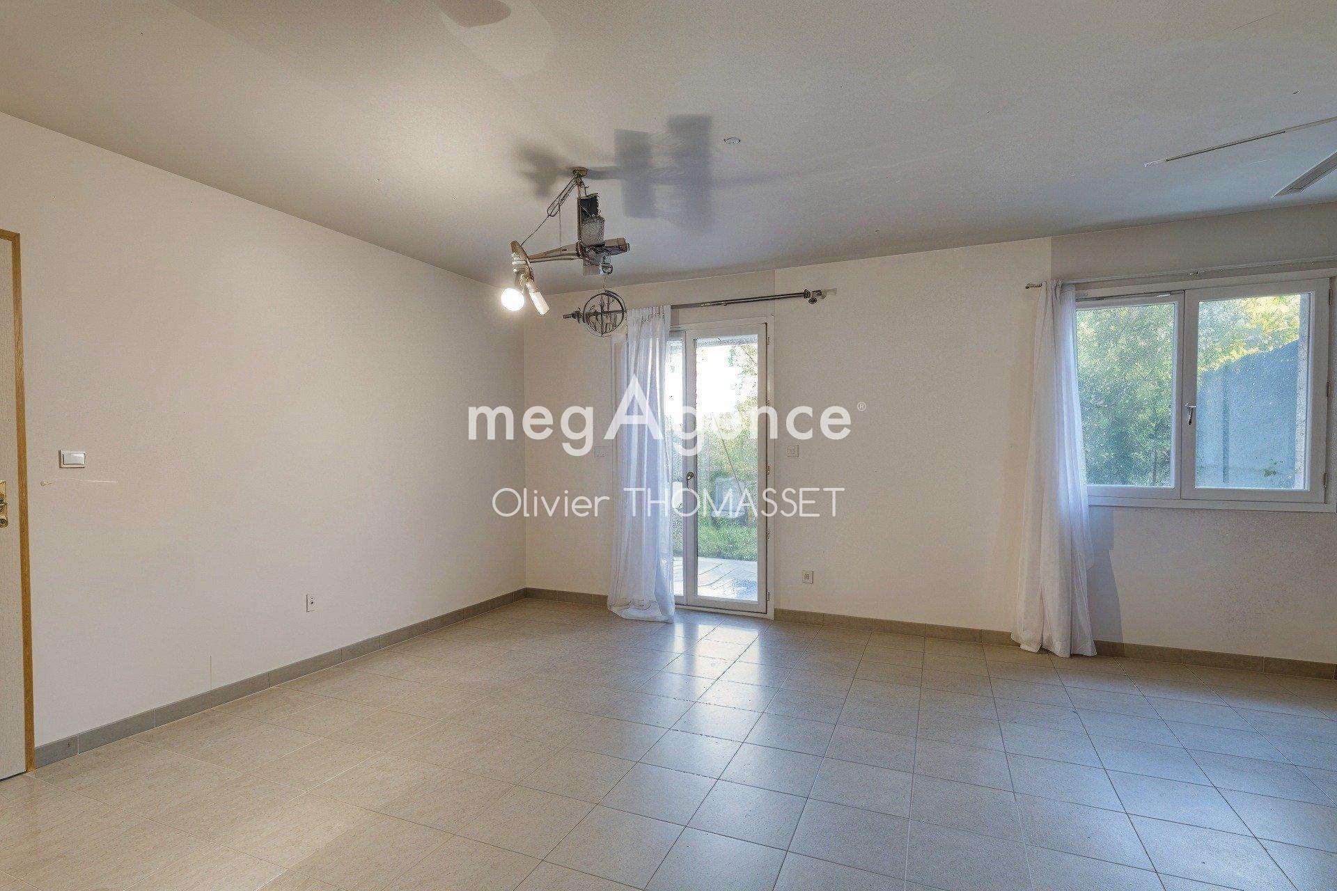 Miniature photo - 2 / 10