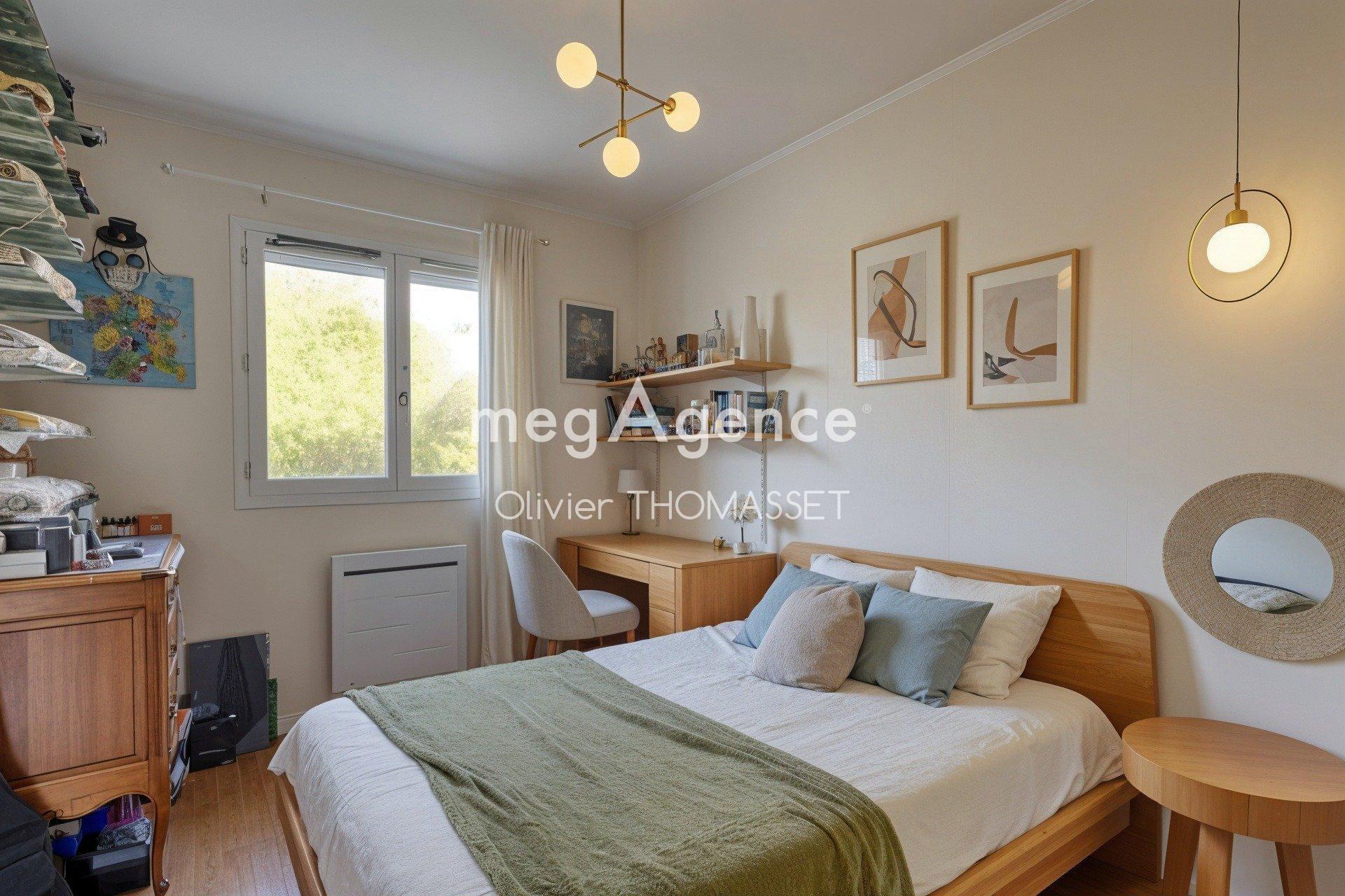 Miniature photo - 4 / 10