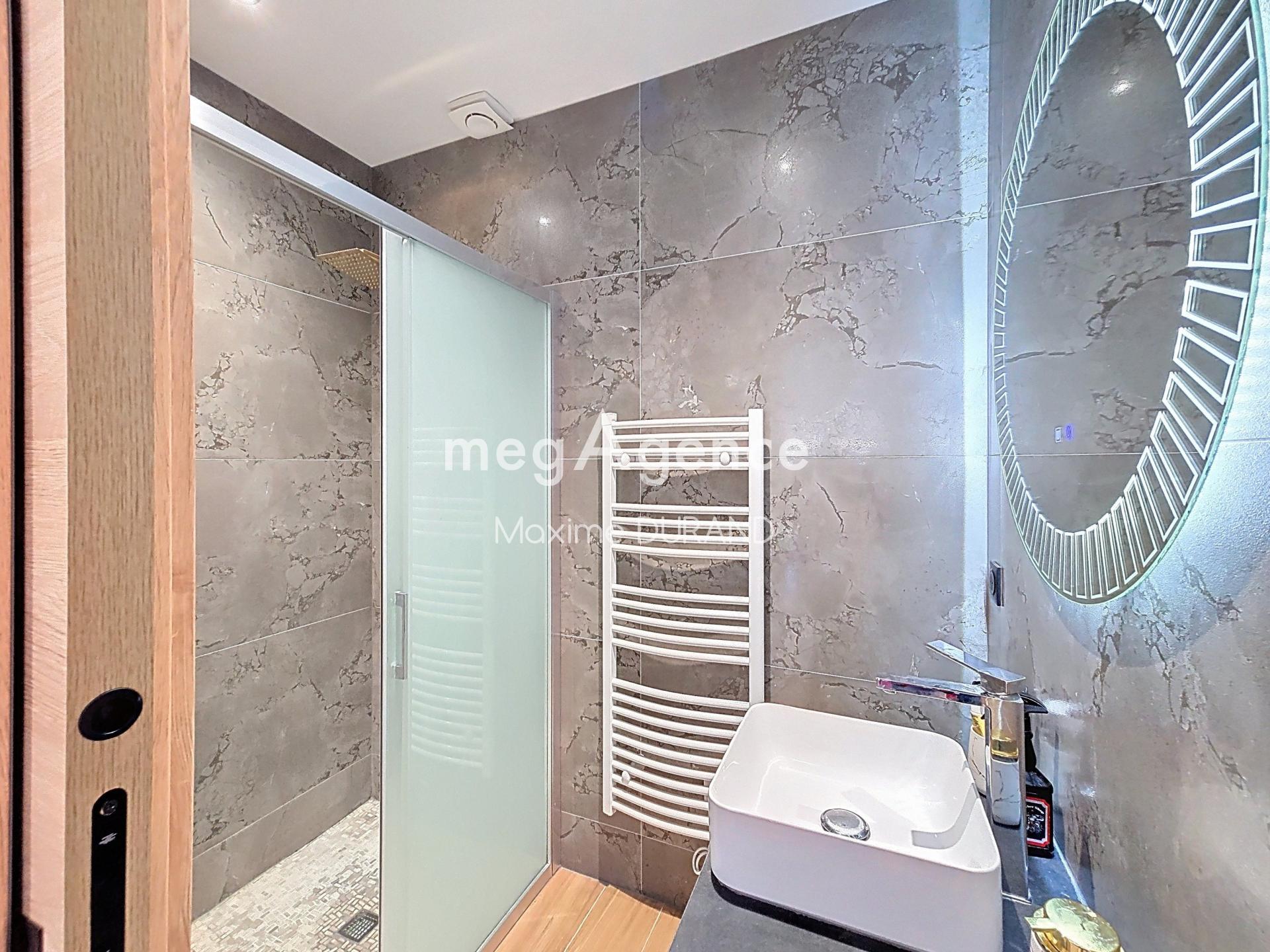 Miniature photo - 9 / 16