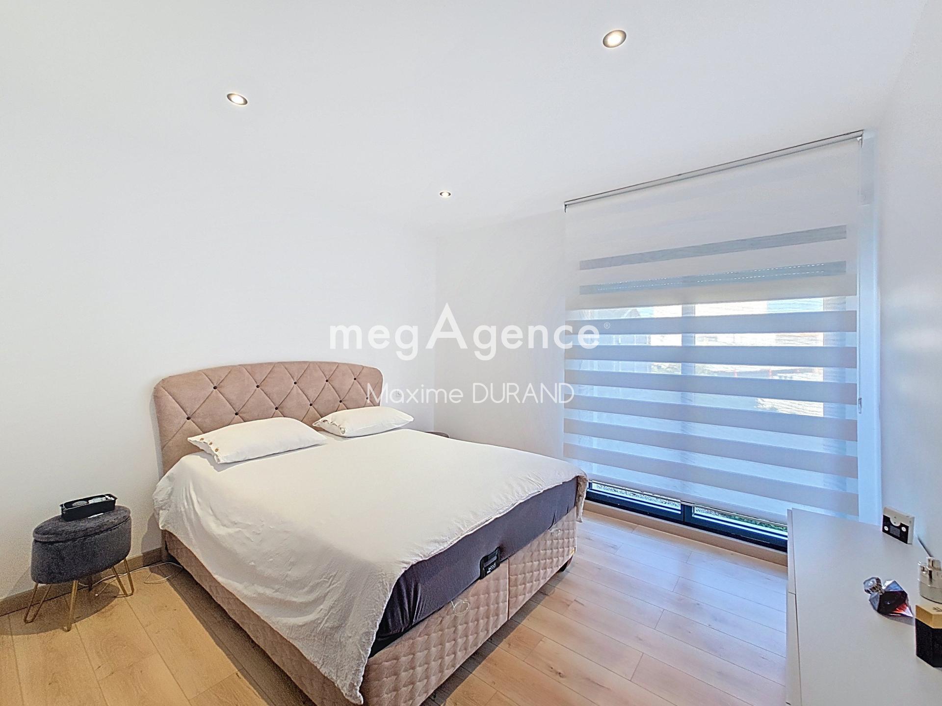 Miniature photo - 8 / 16