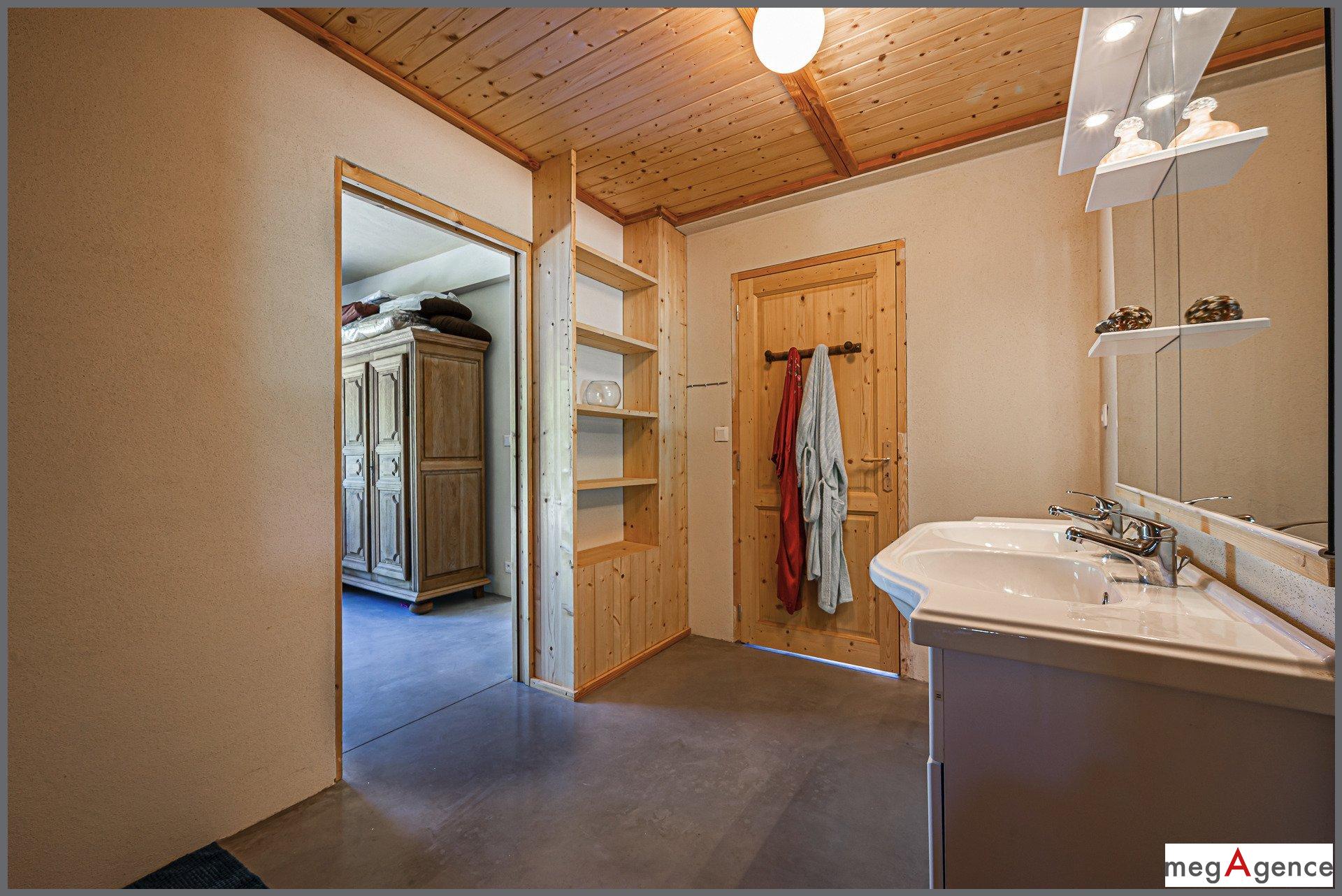 Miniature photo - 9 / 16