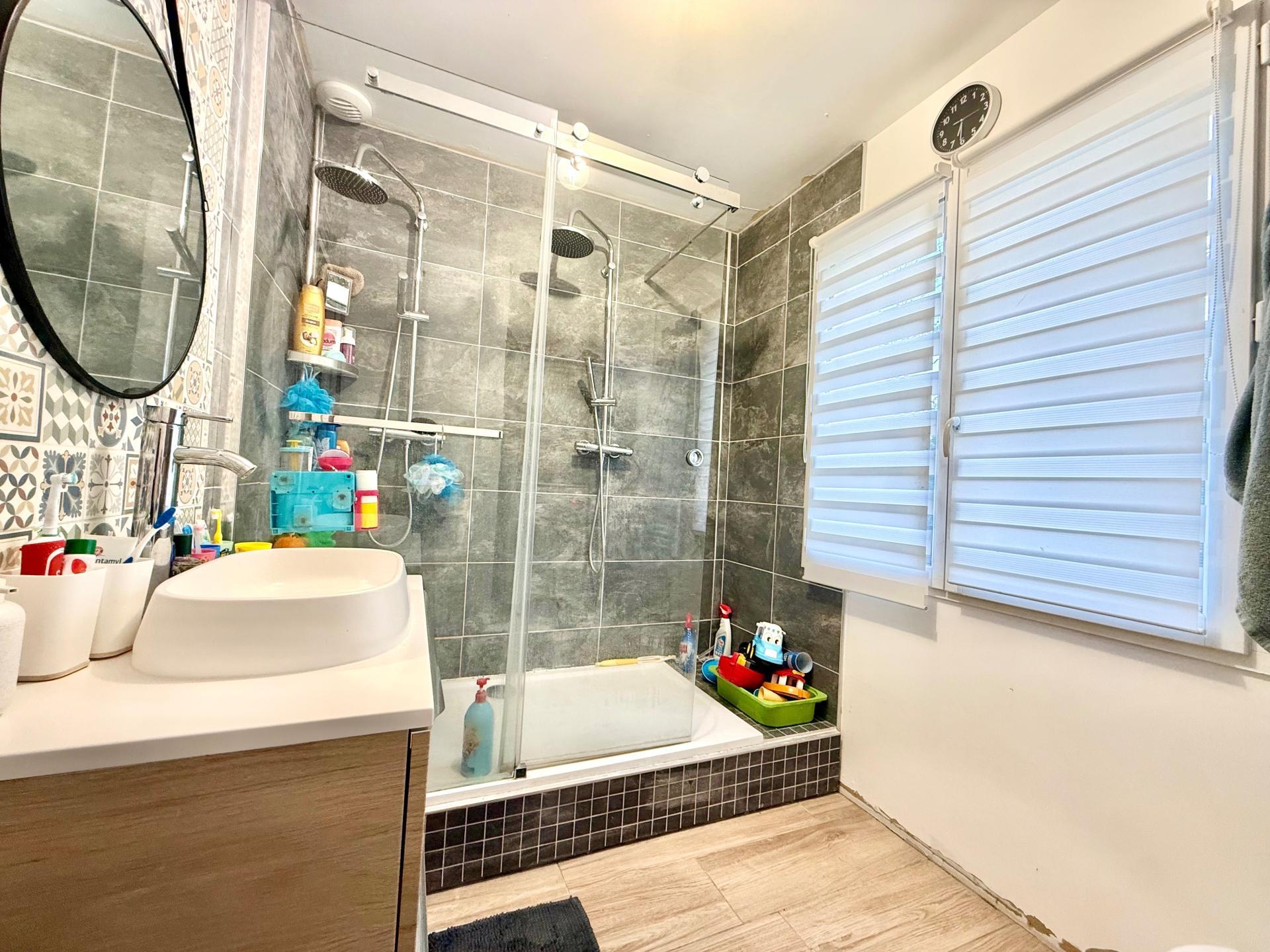 Miniature photo - 12 / 12