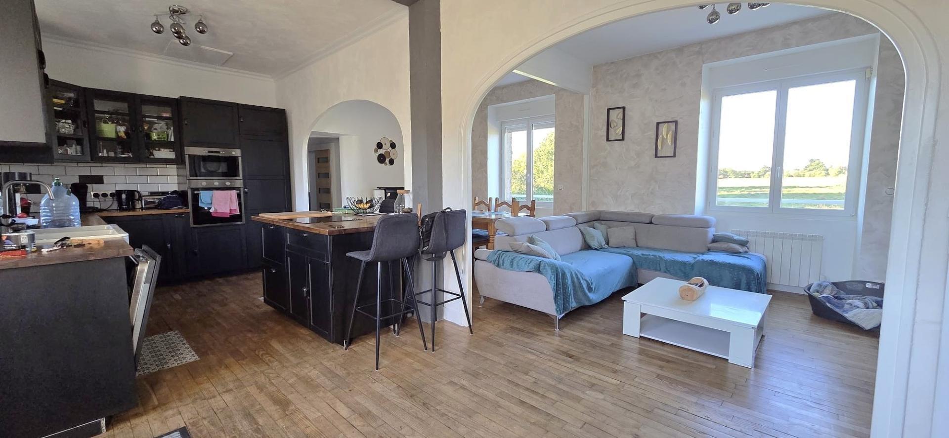 Miniature photo - 2 / 17