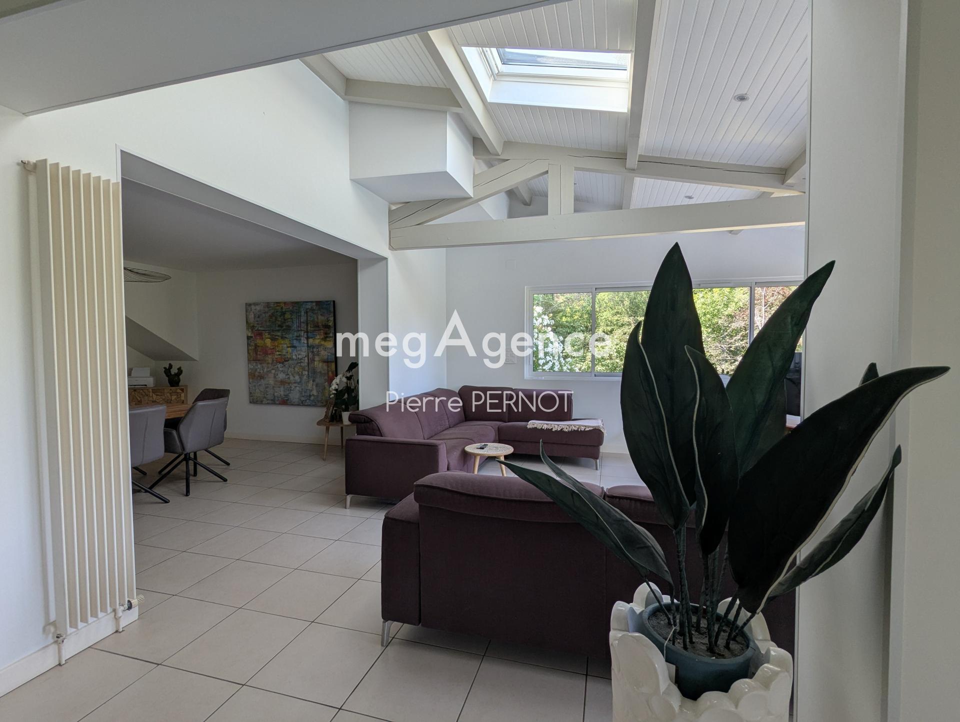 Miniature photo - 2 / 19