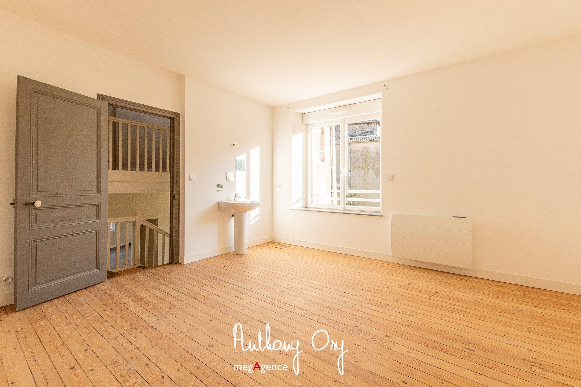 Miniature photo - 8 / 16