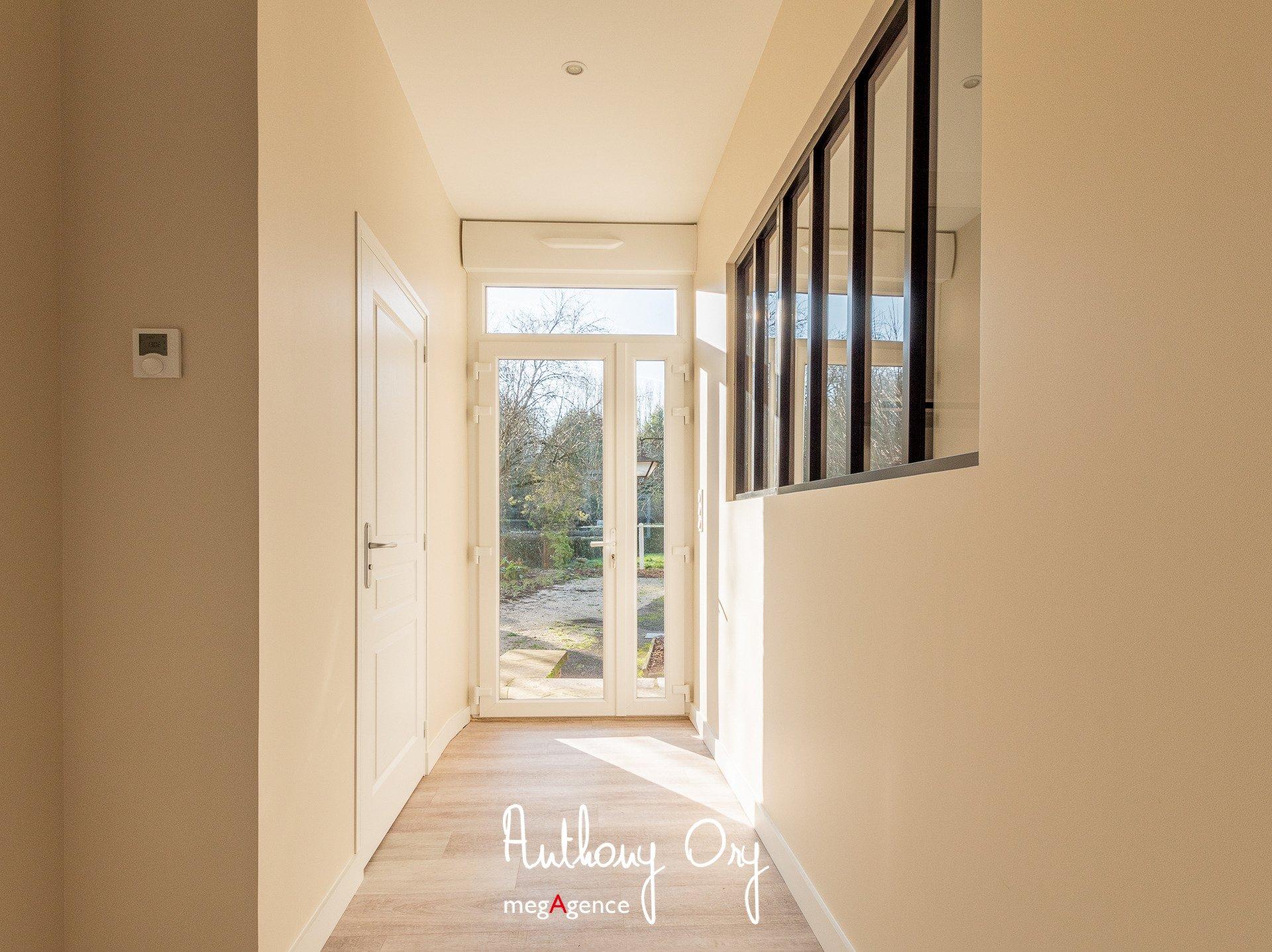 Miniature photo - 2 / 16