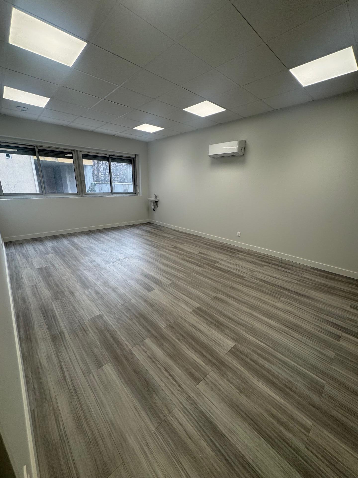 Miniature photo - 3 / 4