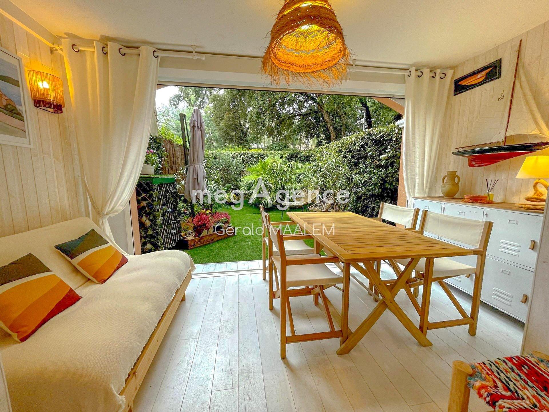 Miniature photo - 2 / 13