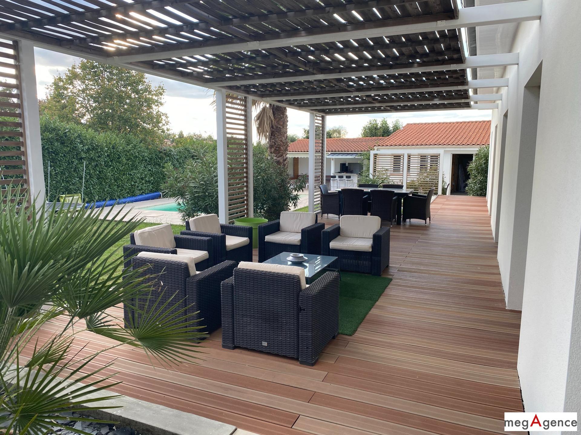 Miniature photo - 2 / 14