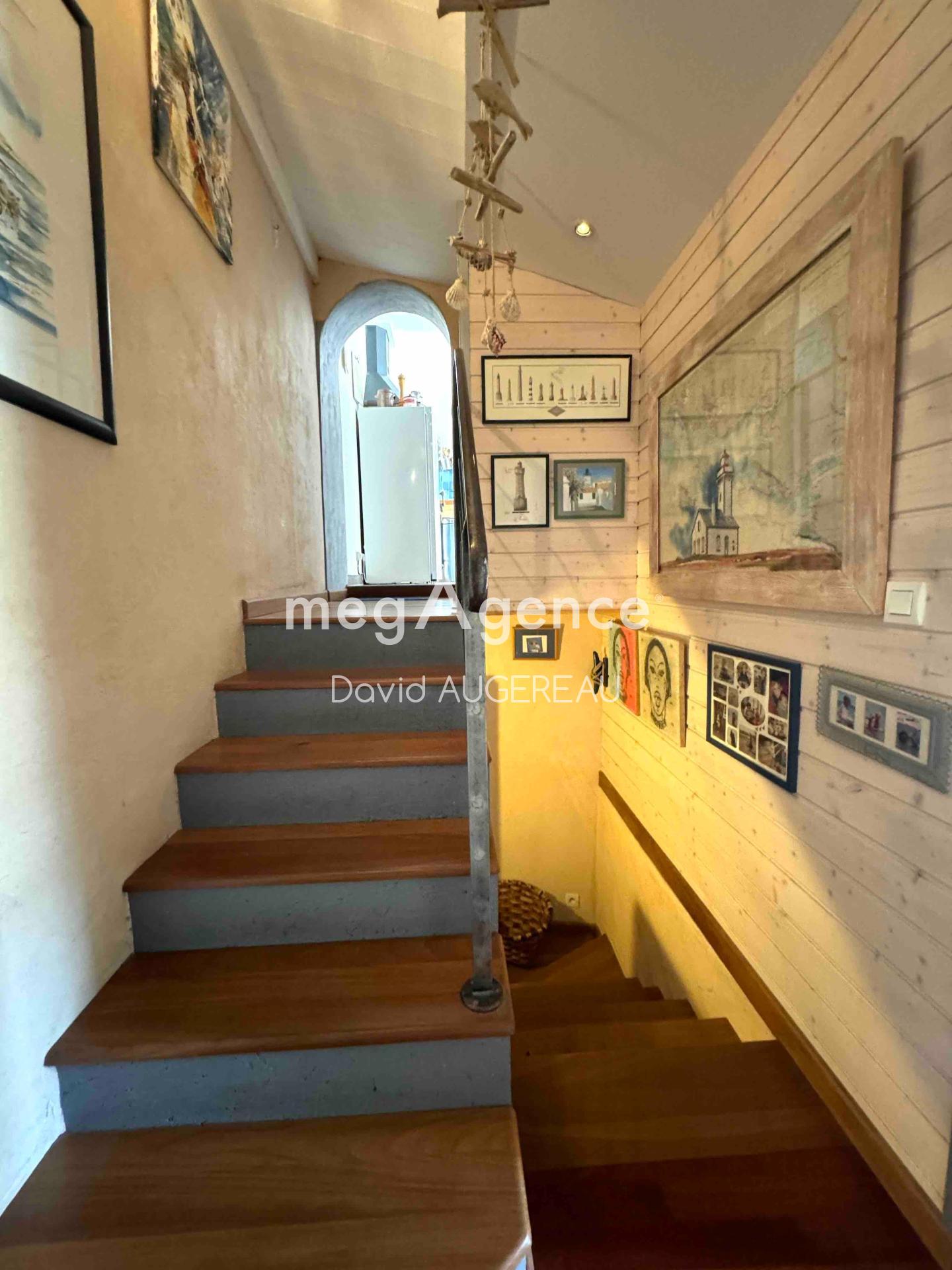 Miniature photo - 12 / 16