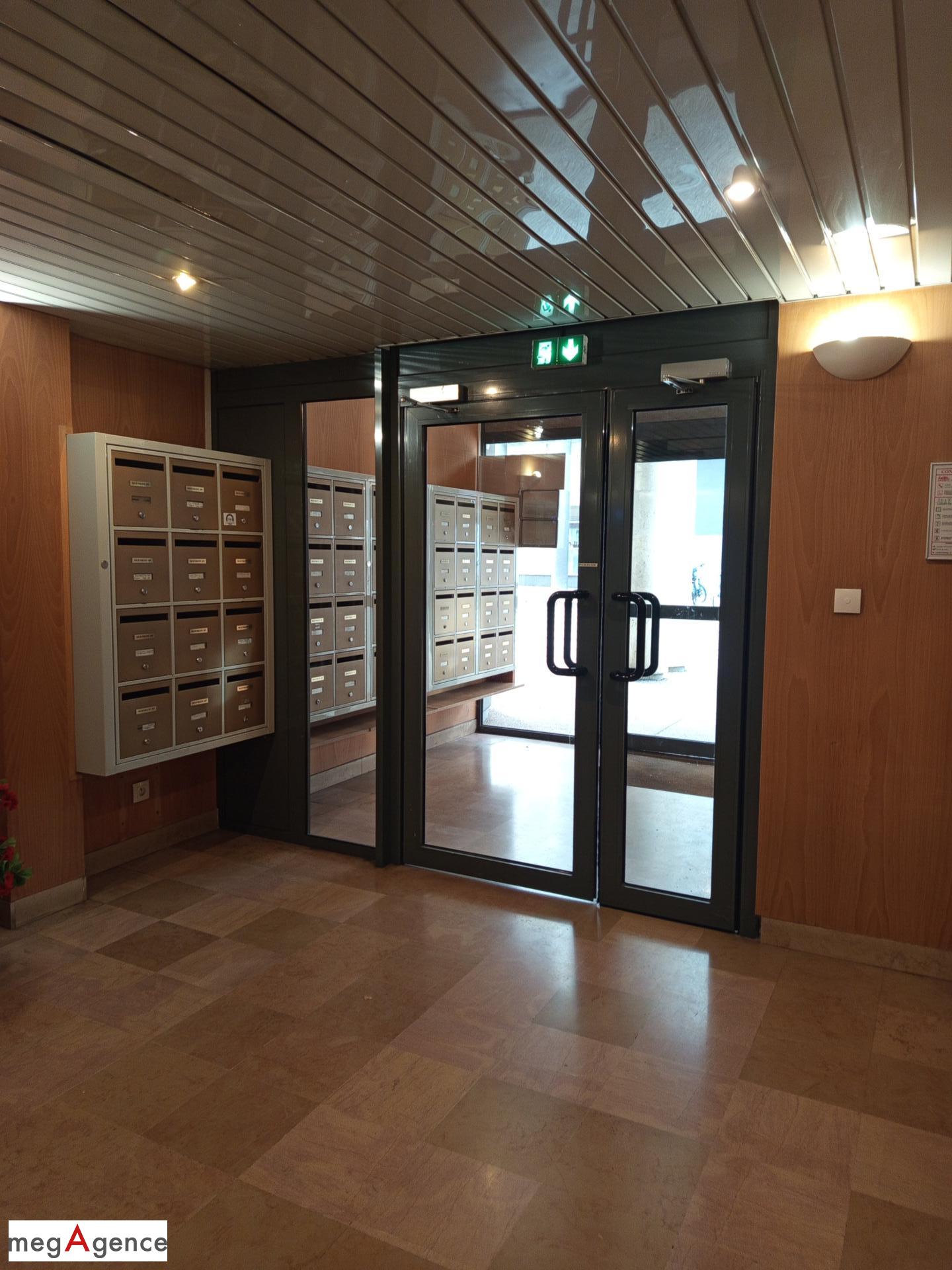 Miniature photo - 2 / 6