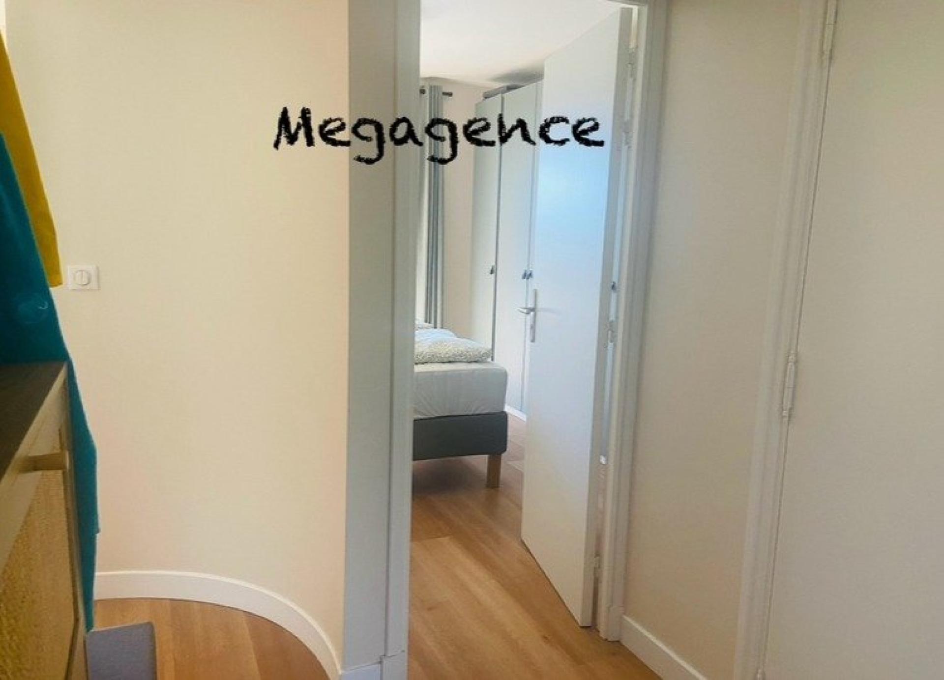 Miniature photo - 2 / 20